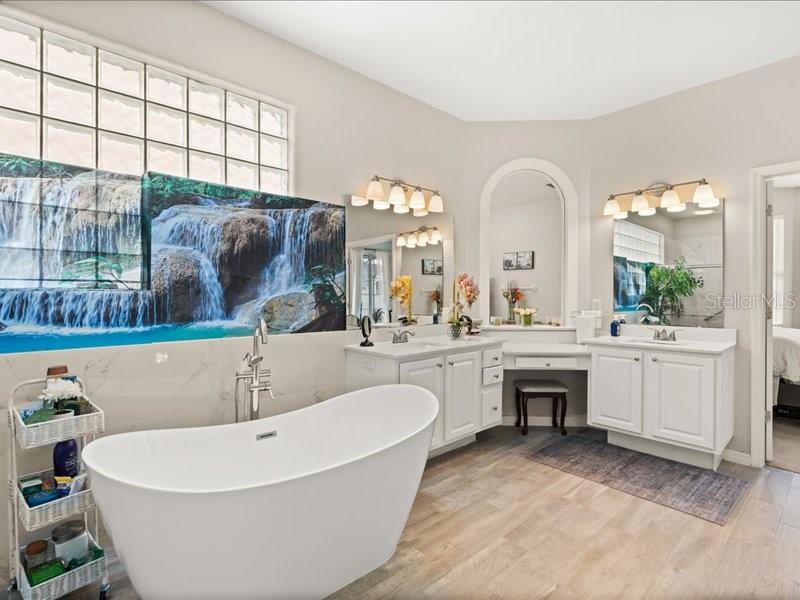 Image 24 of 38 For 531 Terrace Cove Way