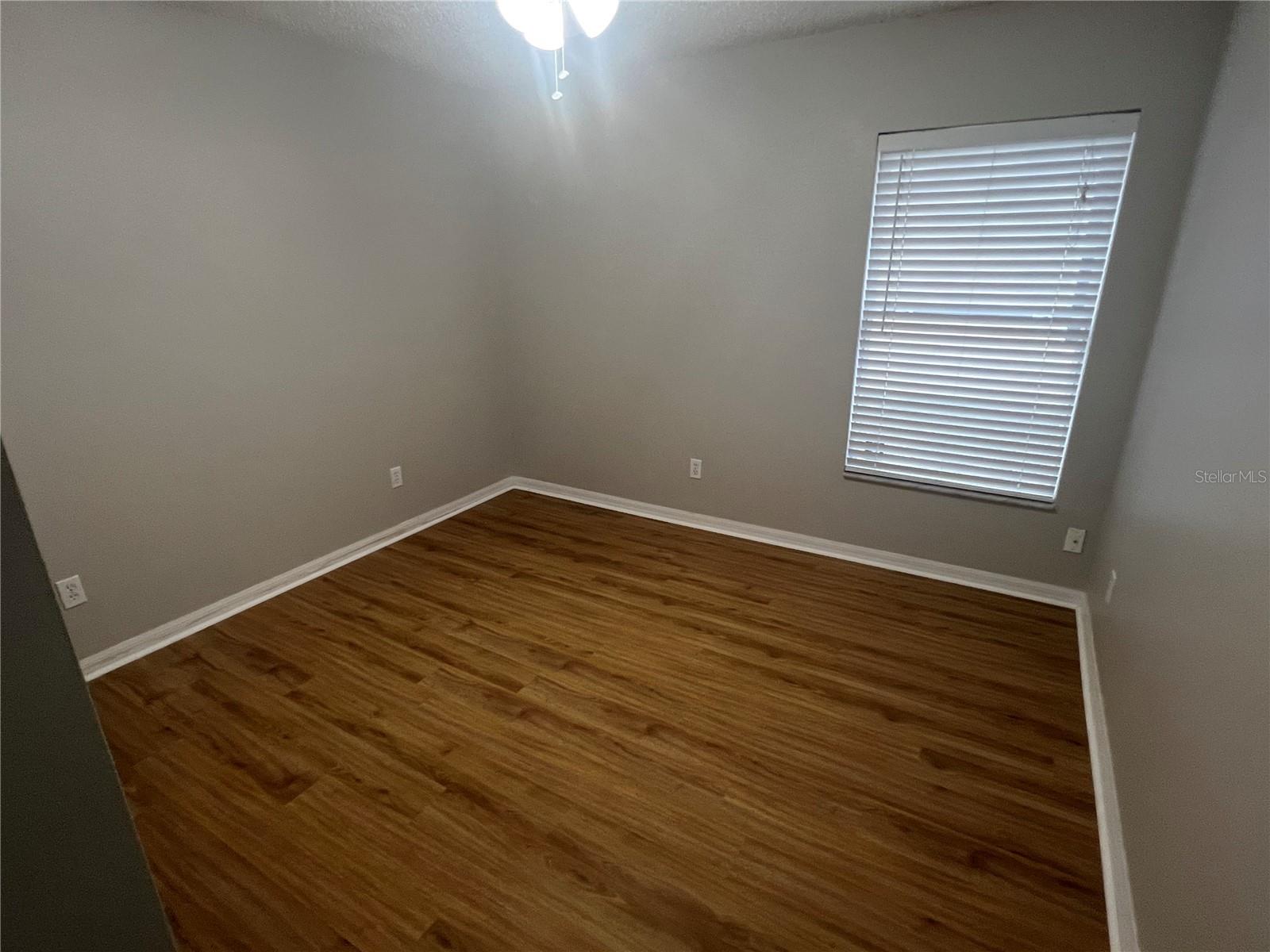 Image 19 of 27 For 1063 Bluegrass Drive