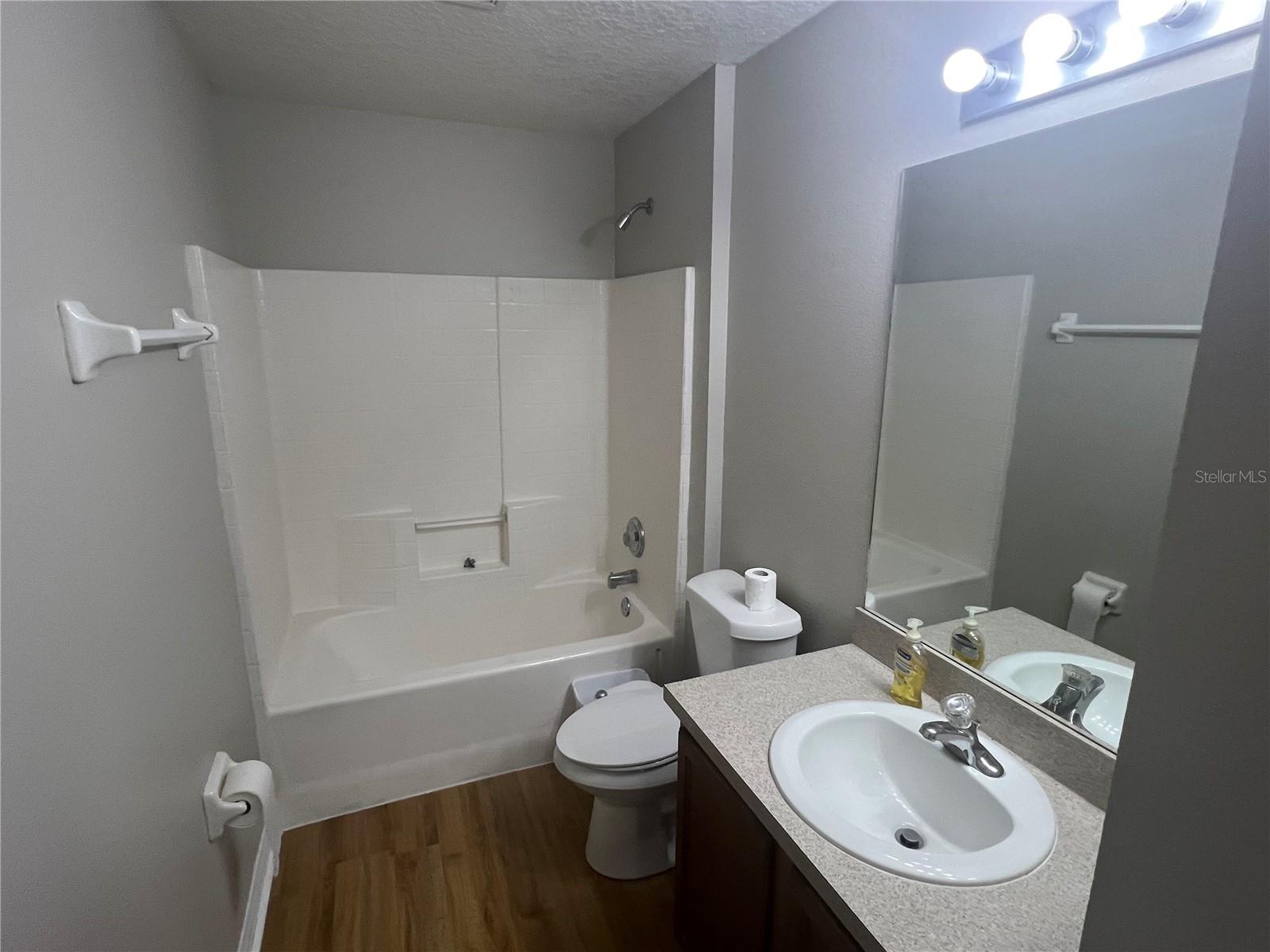 Image 21 of 27 For 1063 Bluegrass Drive