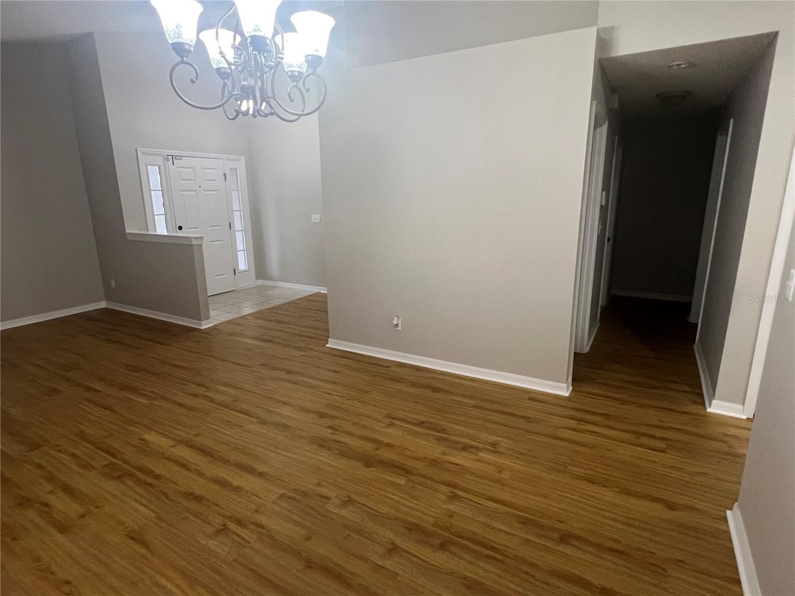 Image 3 of 27 For 1063 Bluegrass Drive