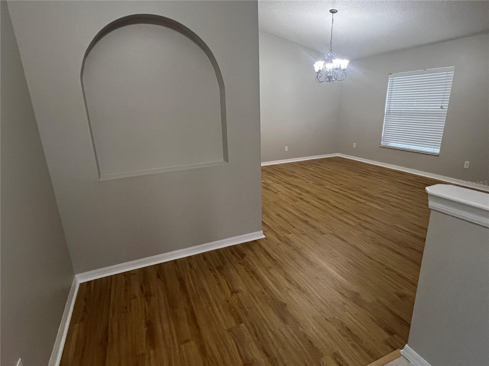 Image 4 of 27 For 1063 Bluegrass Drive