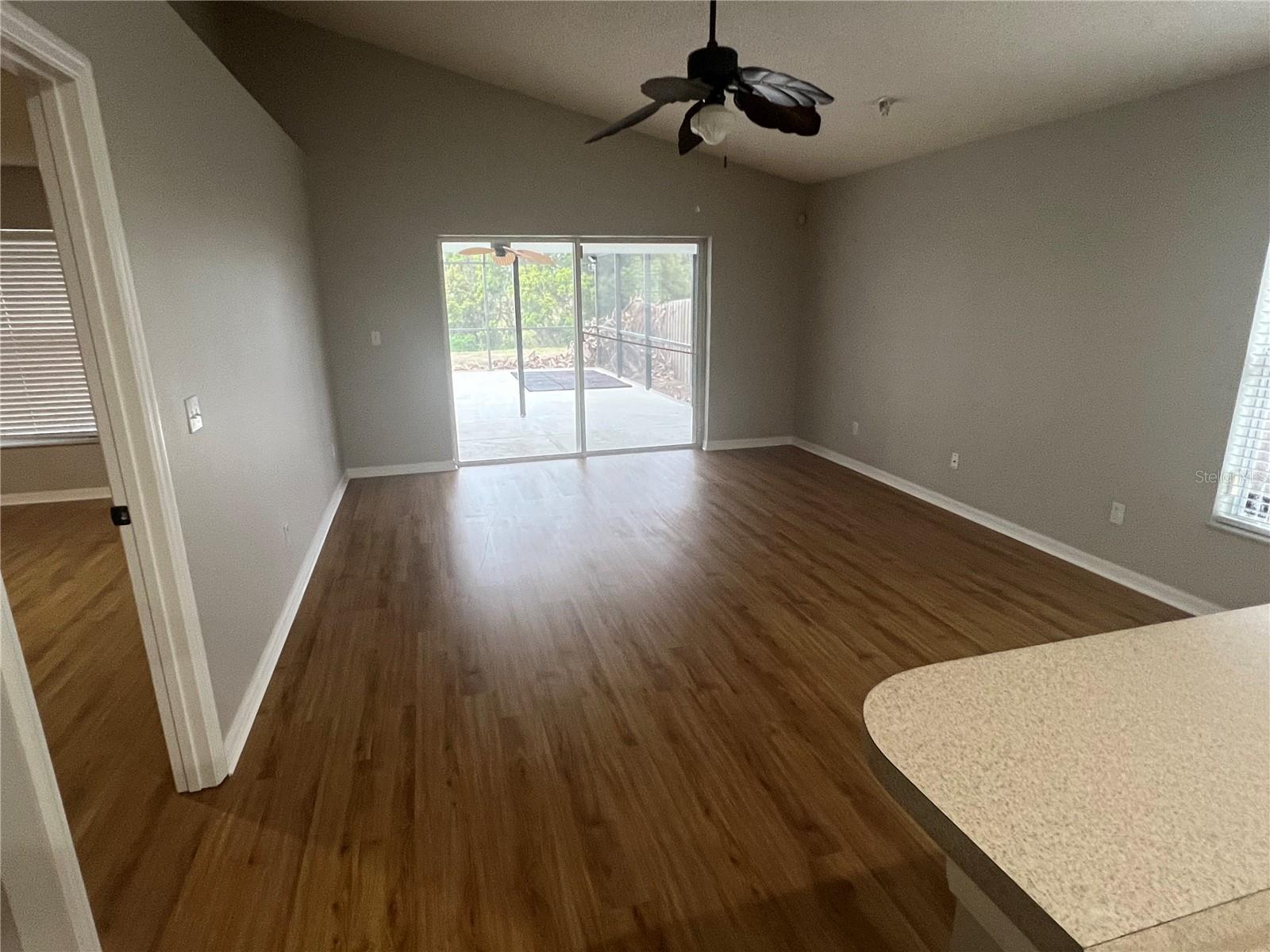 Image 8 of 27 For 1063 Bluegrass Drive