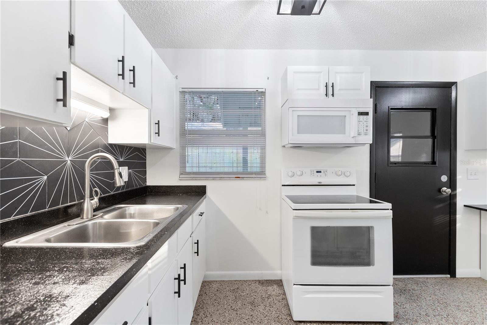 Image 11 of 29 For 235-237 Emory Place