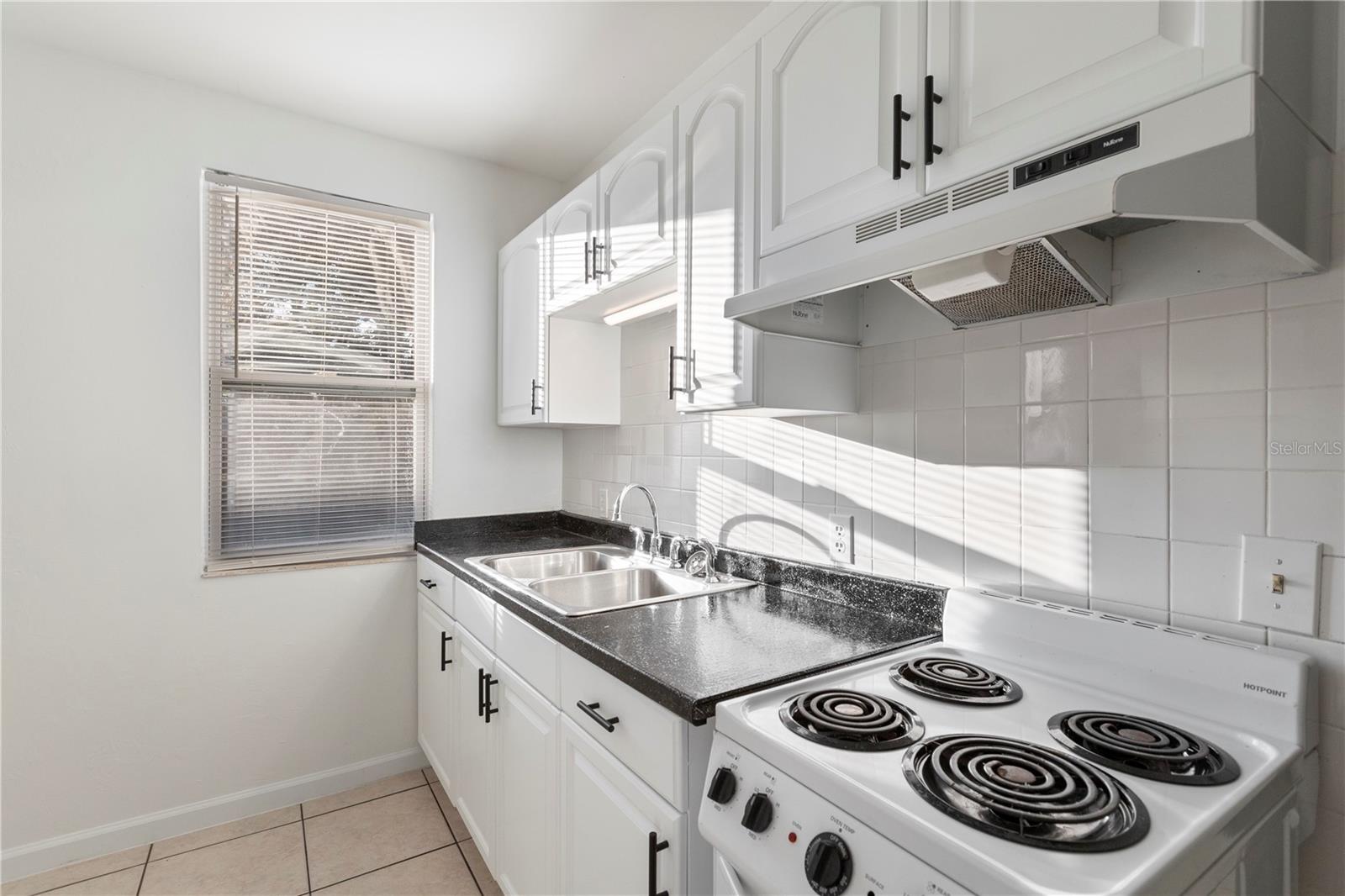 Image 23 of 29 For 235-237 Emory Place