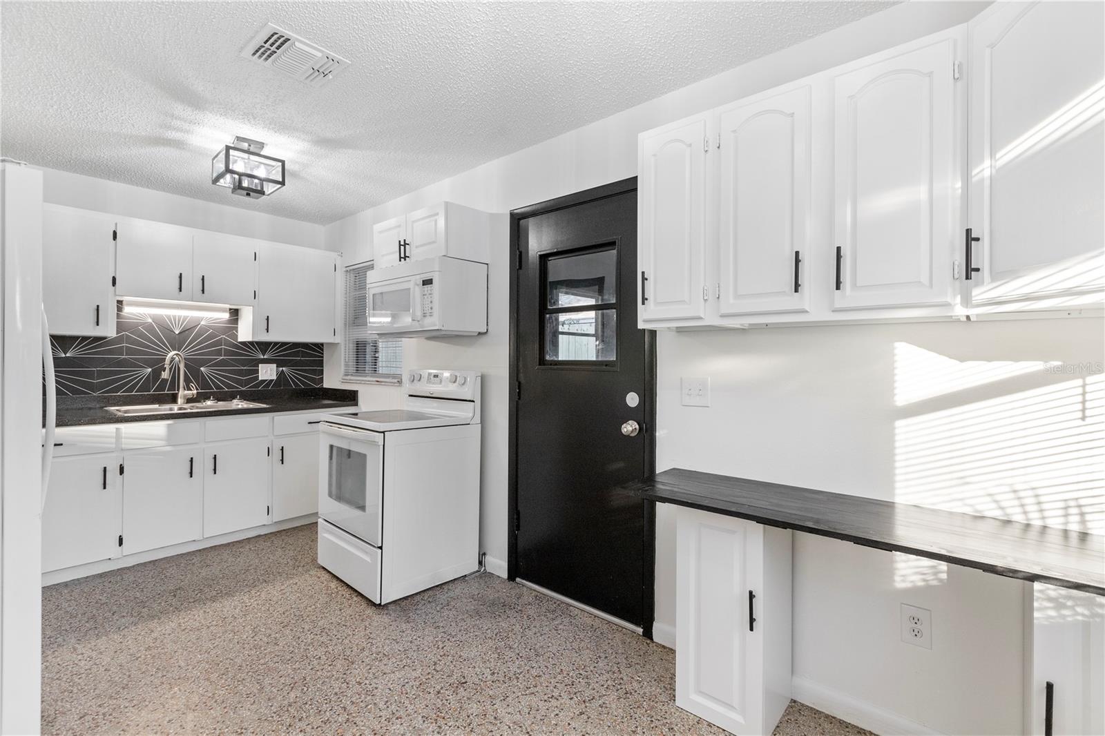 Image 7 of 29 For 235-237 Emory Place