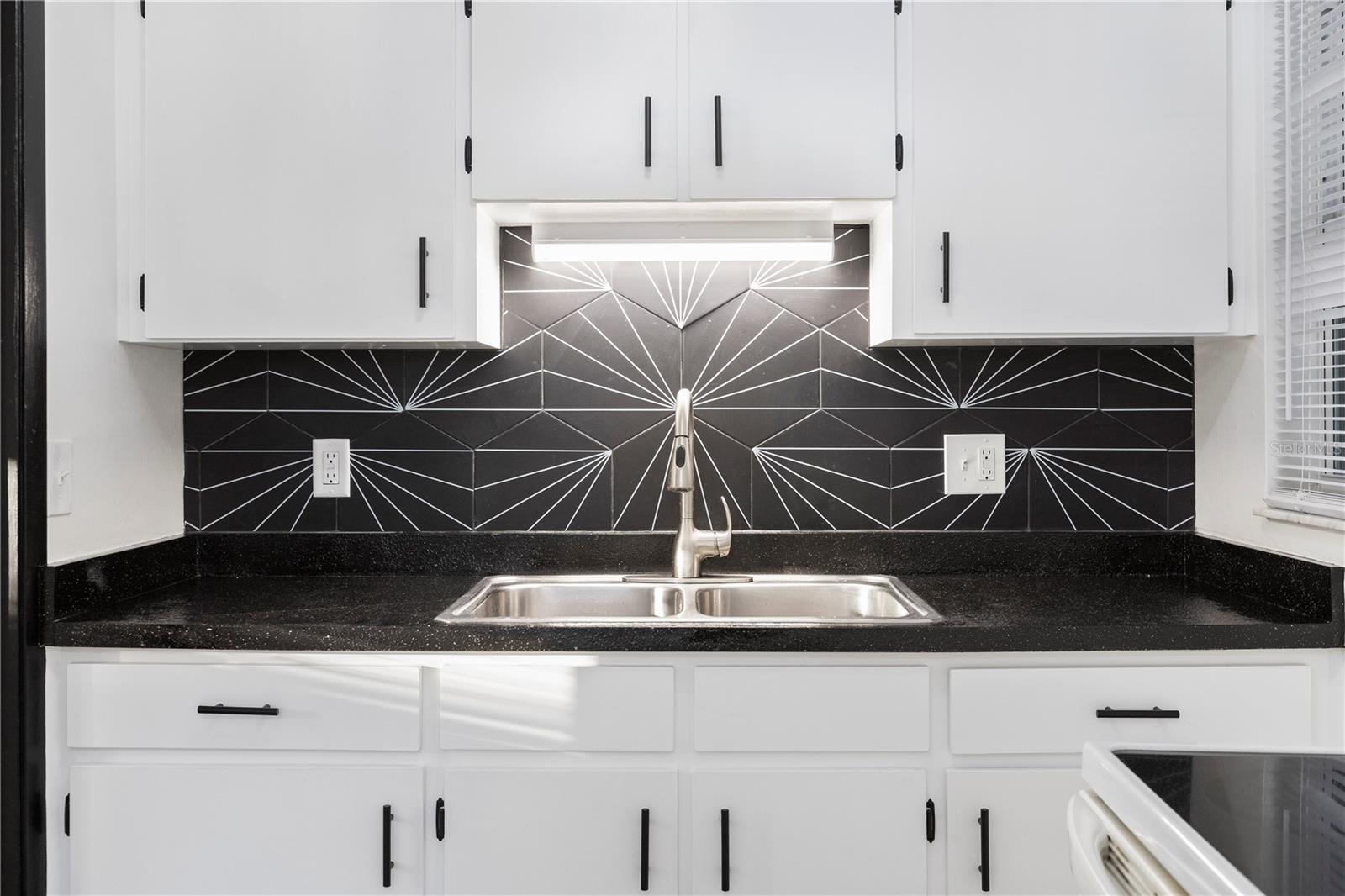 Image 9 of 29 For 235-237 Emory Place