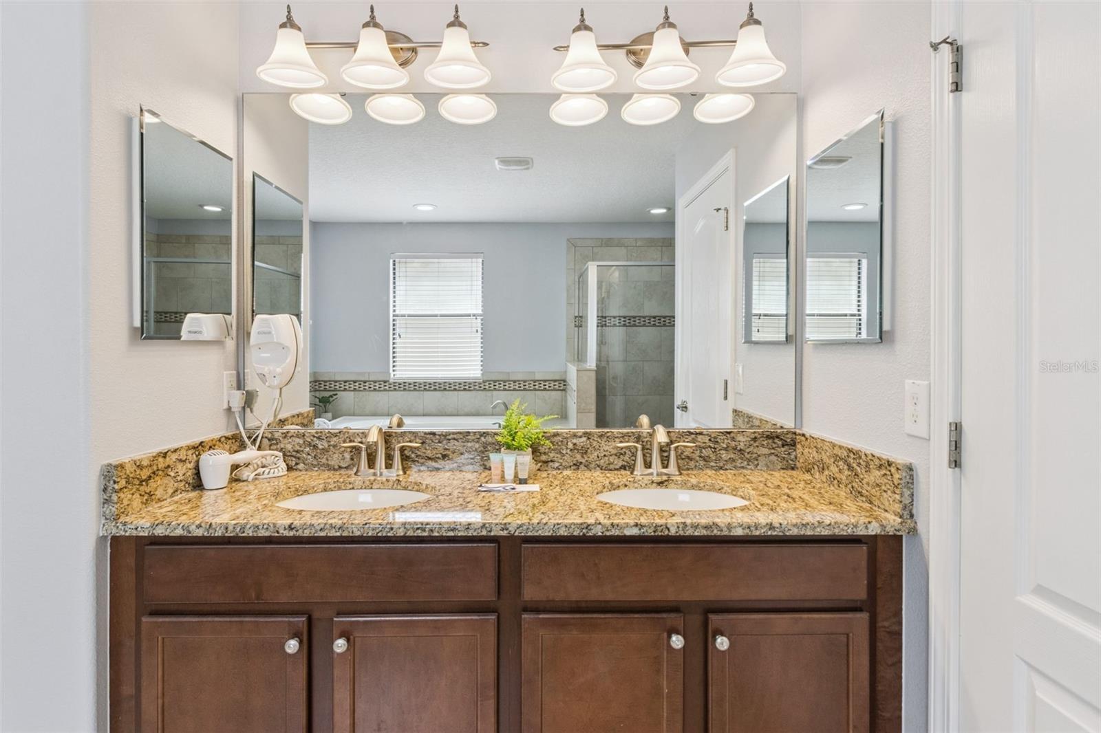 Image 35 of 100 For 9027 Shadow Mountain Street