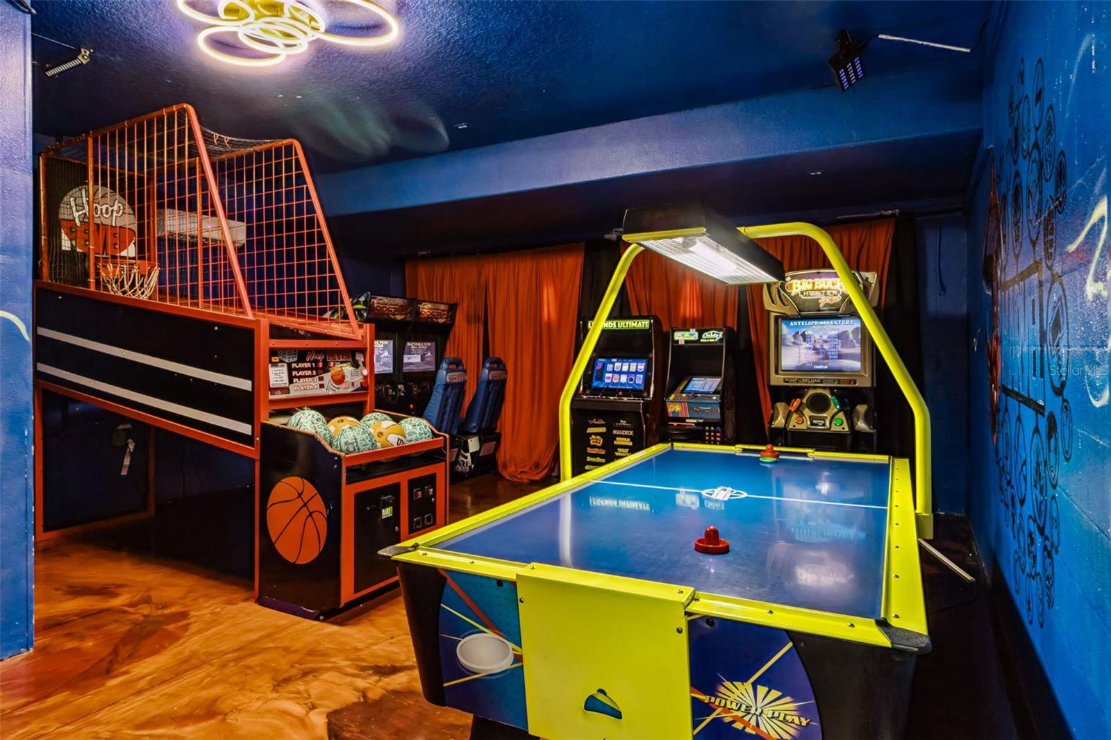 Image 41 of 100 For 9027 Shadow Mountain Street