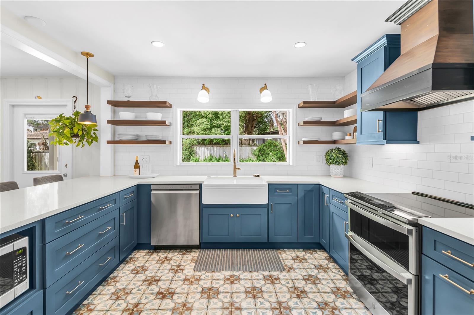 Image 17 of 65 For 1410 Summerlin Avenue