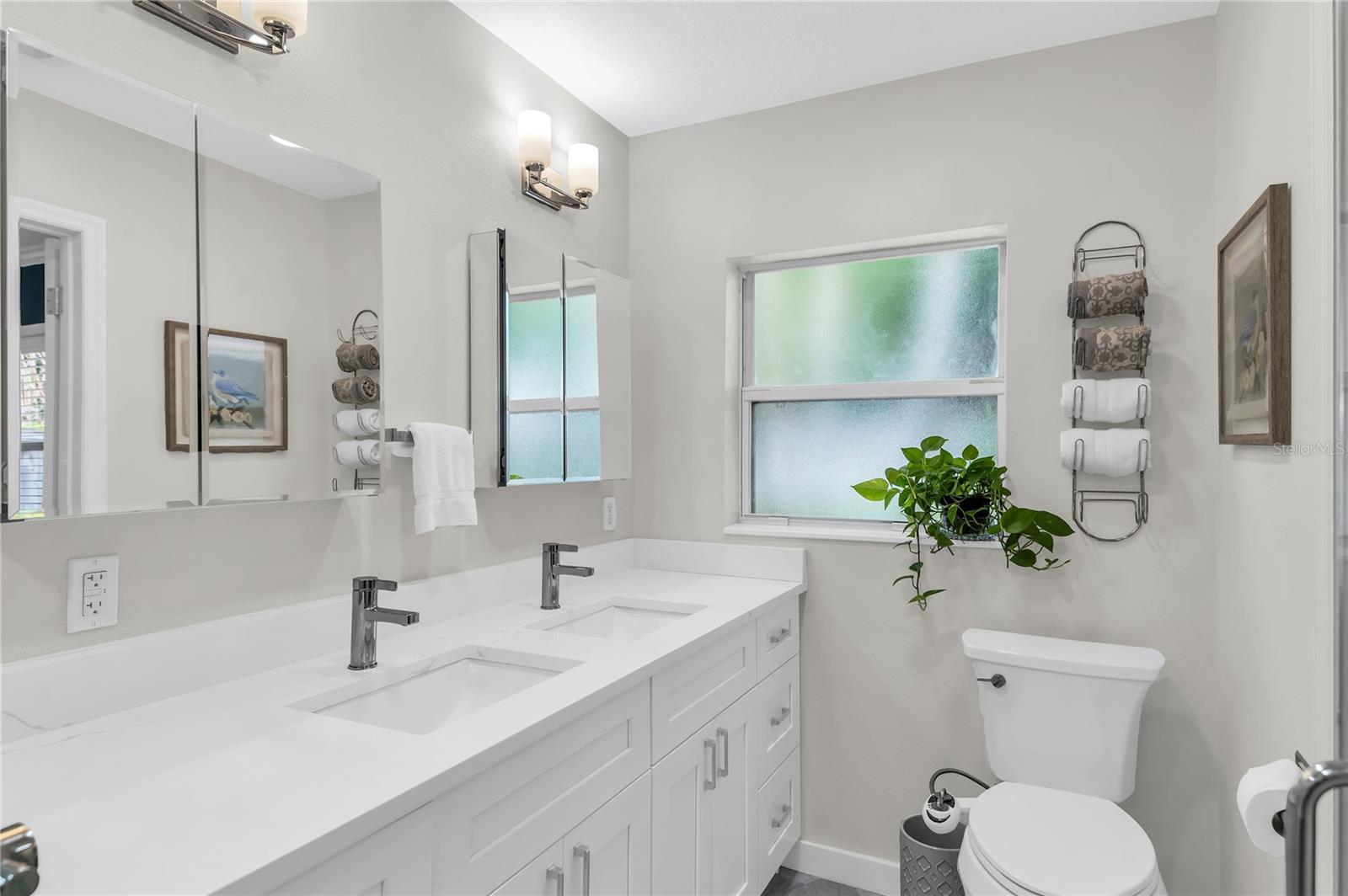 Image 33 of 65 For 1410 Summerlin Avenue