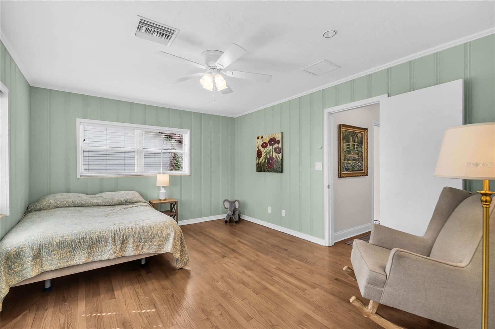 Image 35 of 65 For 1410 Summerlin Avenue