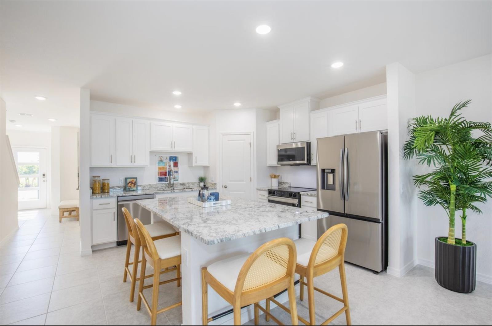 Image 4 of 32 For 10530 Fountain Palm Circle