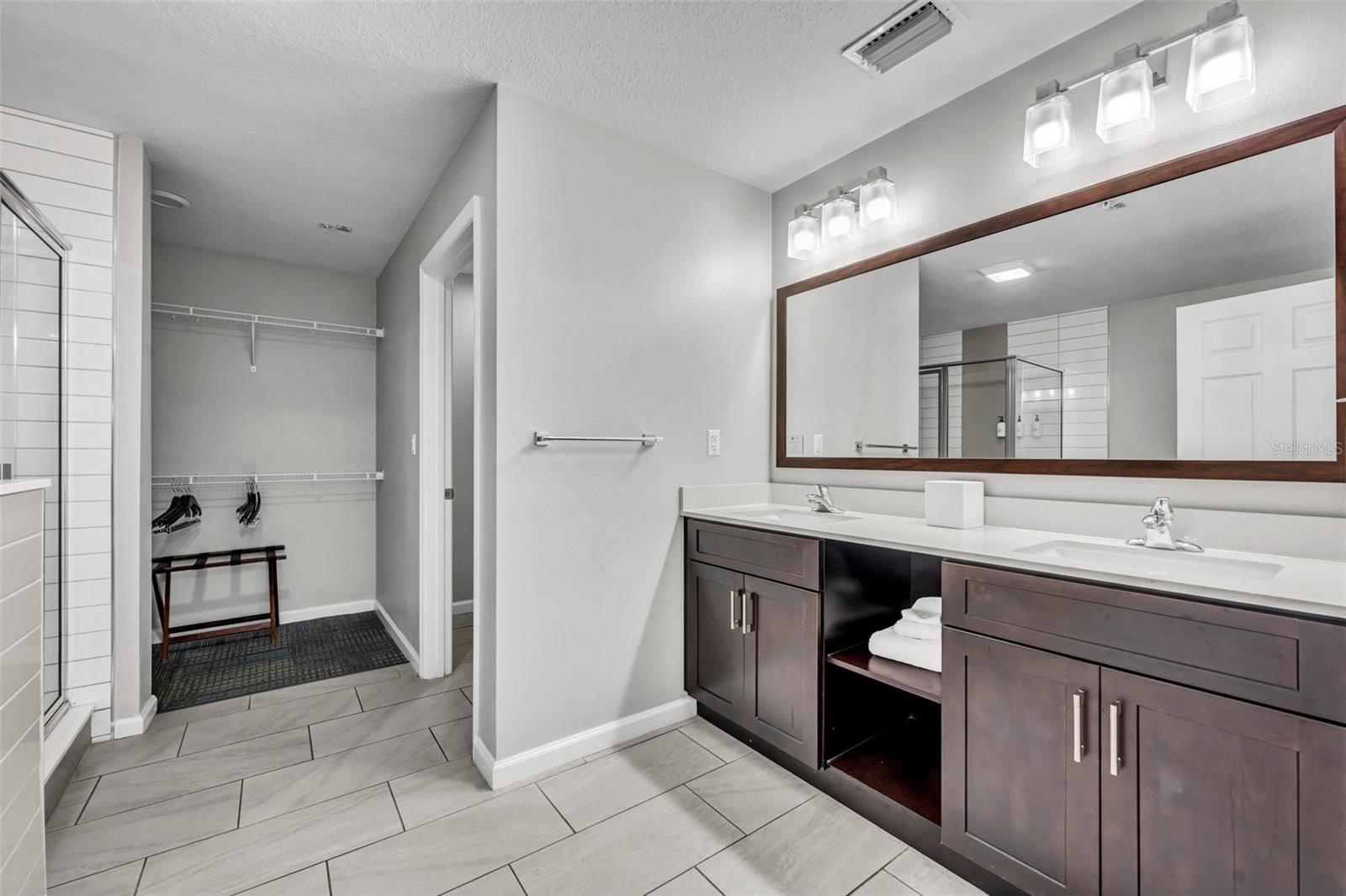 Image 16 of 22 For 14501 Grove Resort Avenue 1703