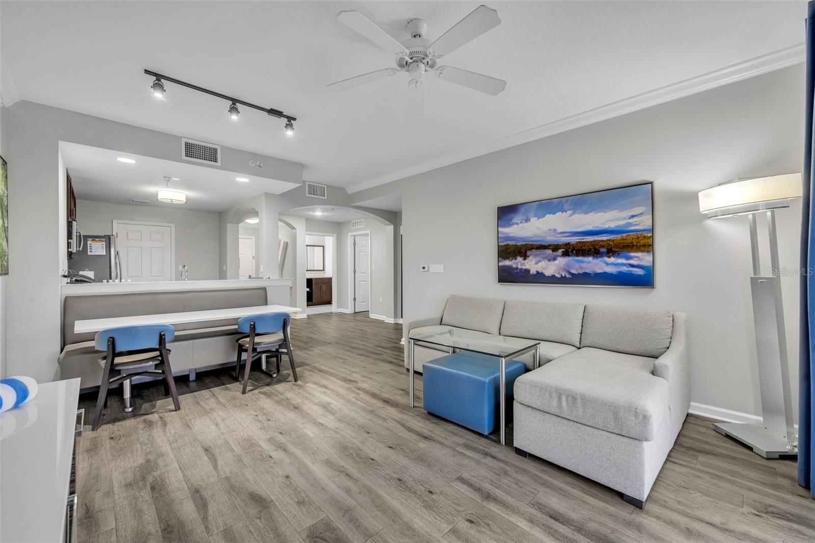 Image 7 of 22 For 14501 Grove Resort Avenue 1703