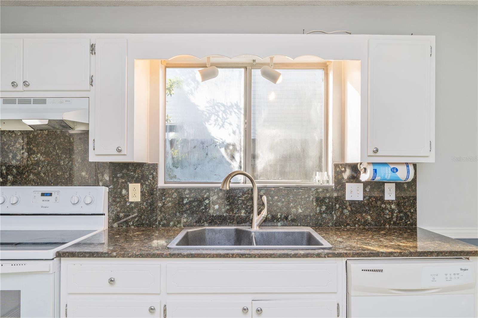 Image 10 of 40 For 130 Scranton Street