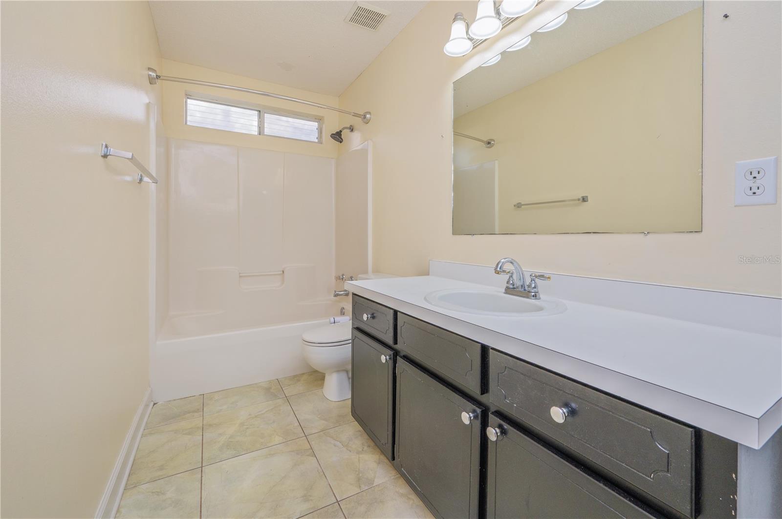 Image 18 of 40 For 130 Scranton Street