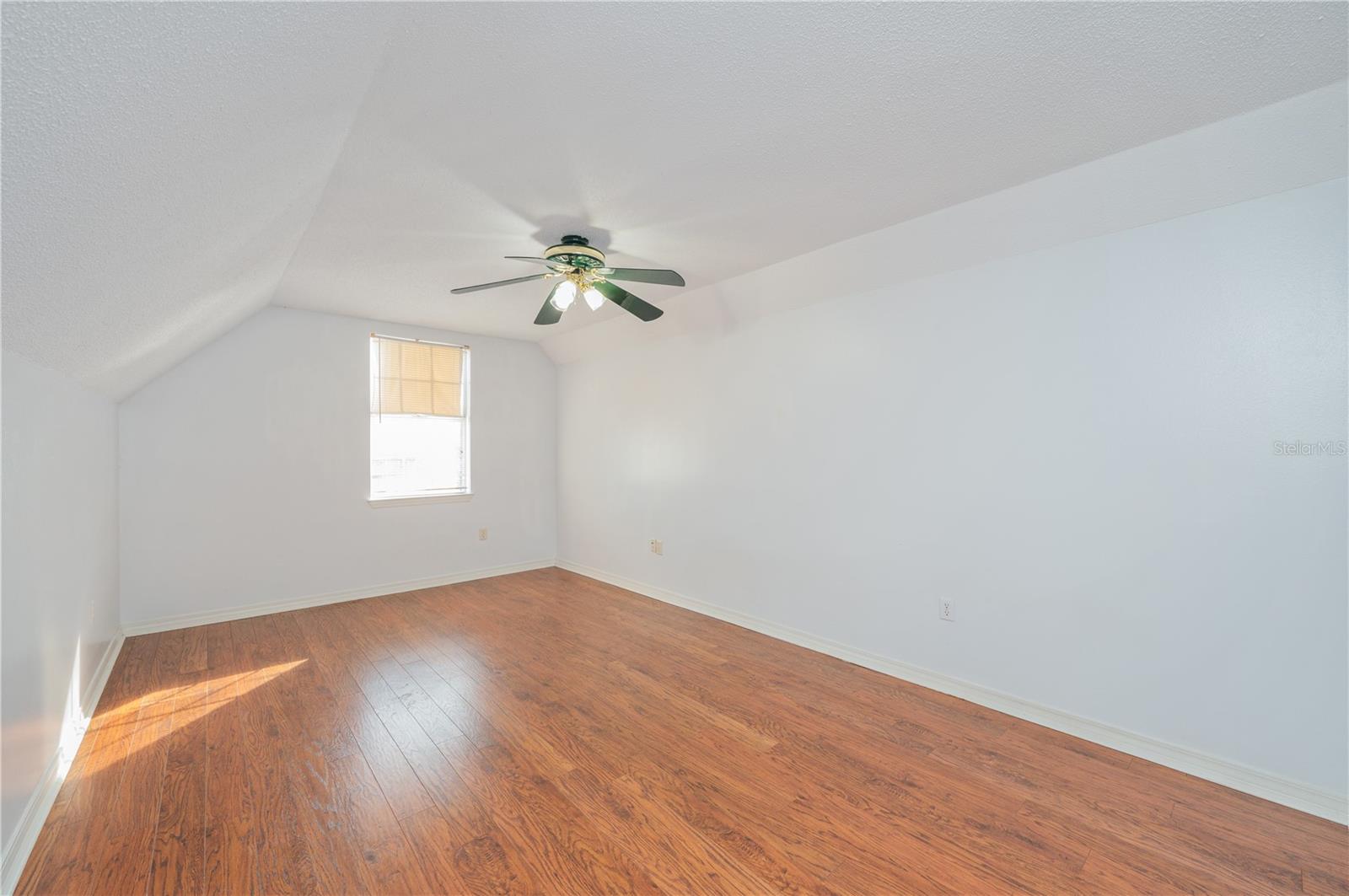 Image 29 of 40 For 130 Scranton Street