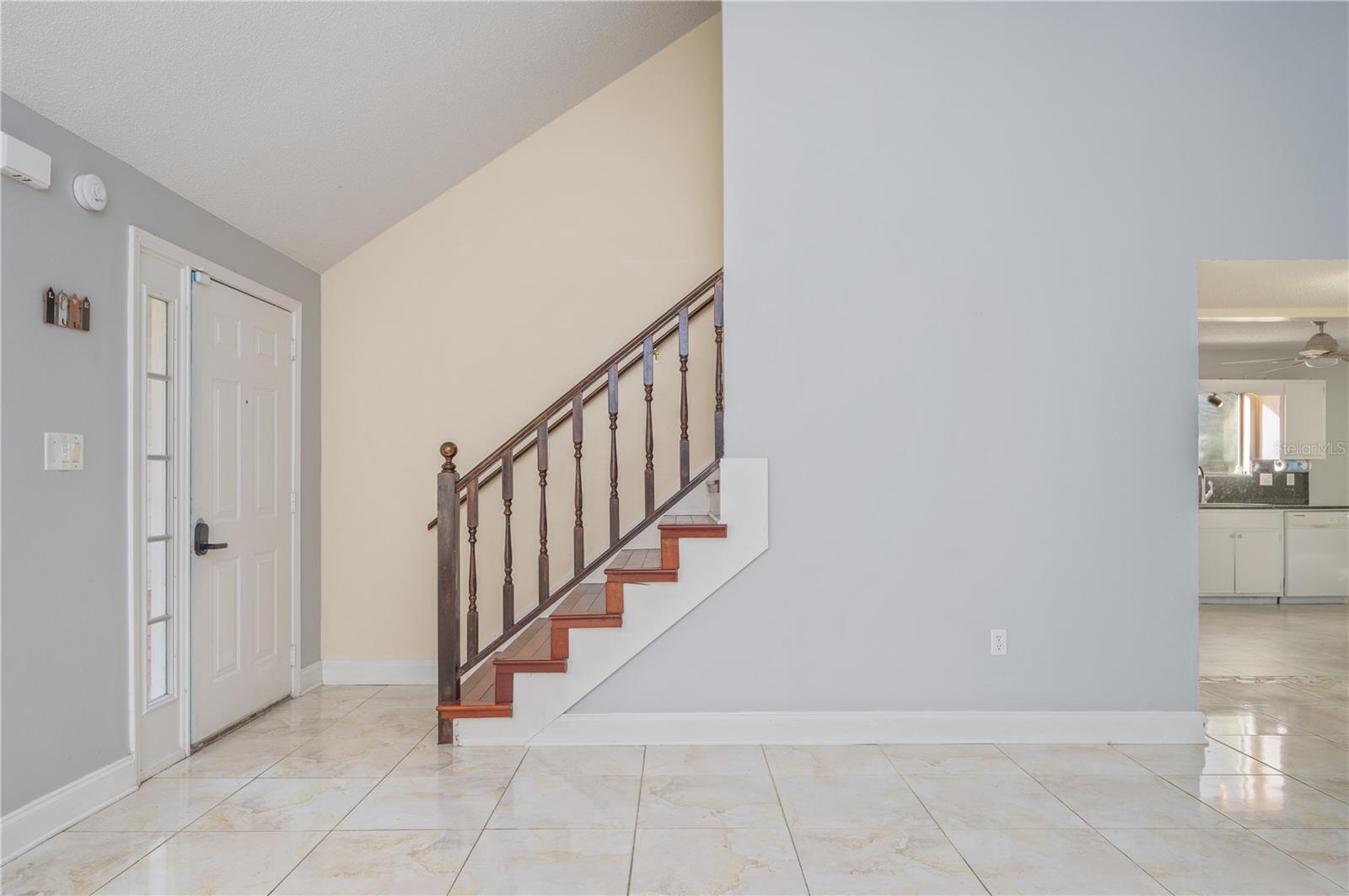 Image 7 of 40 For 130 Scranton Street