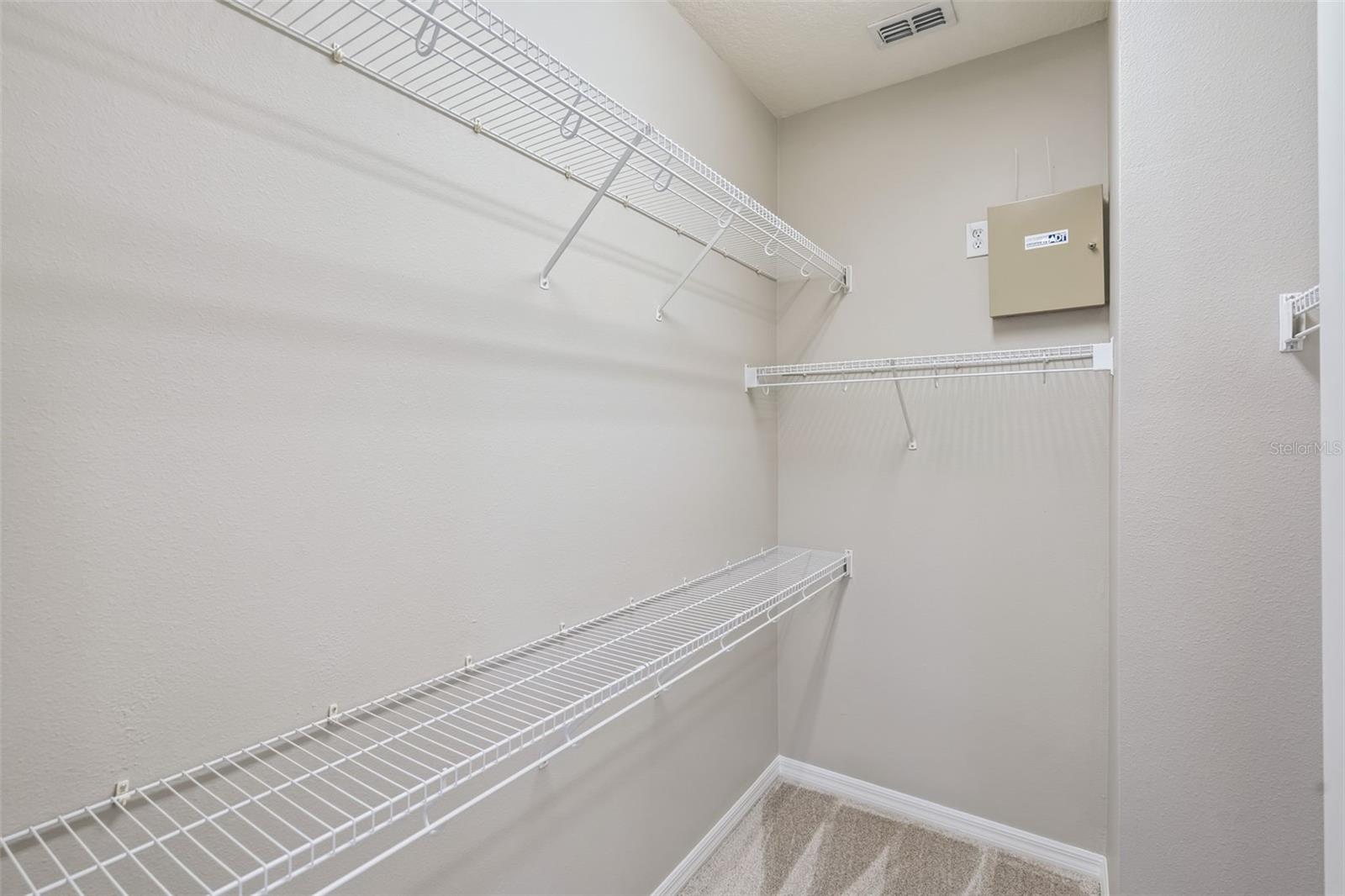 Listing photo id 9 for 5317 Keenes Pheasant Drive