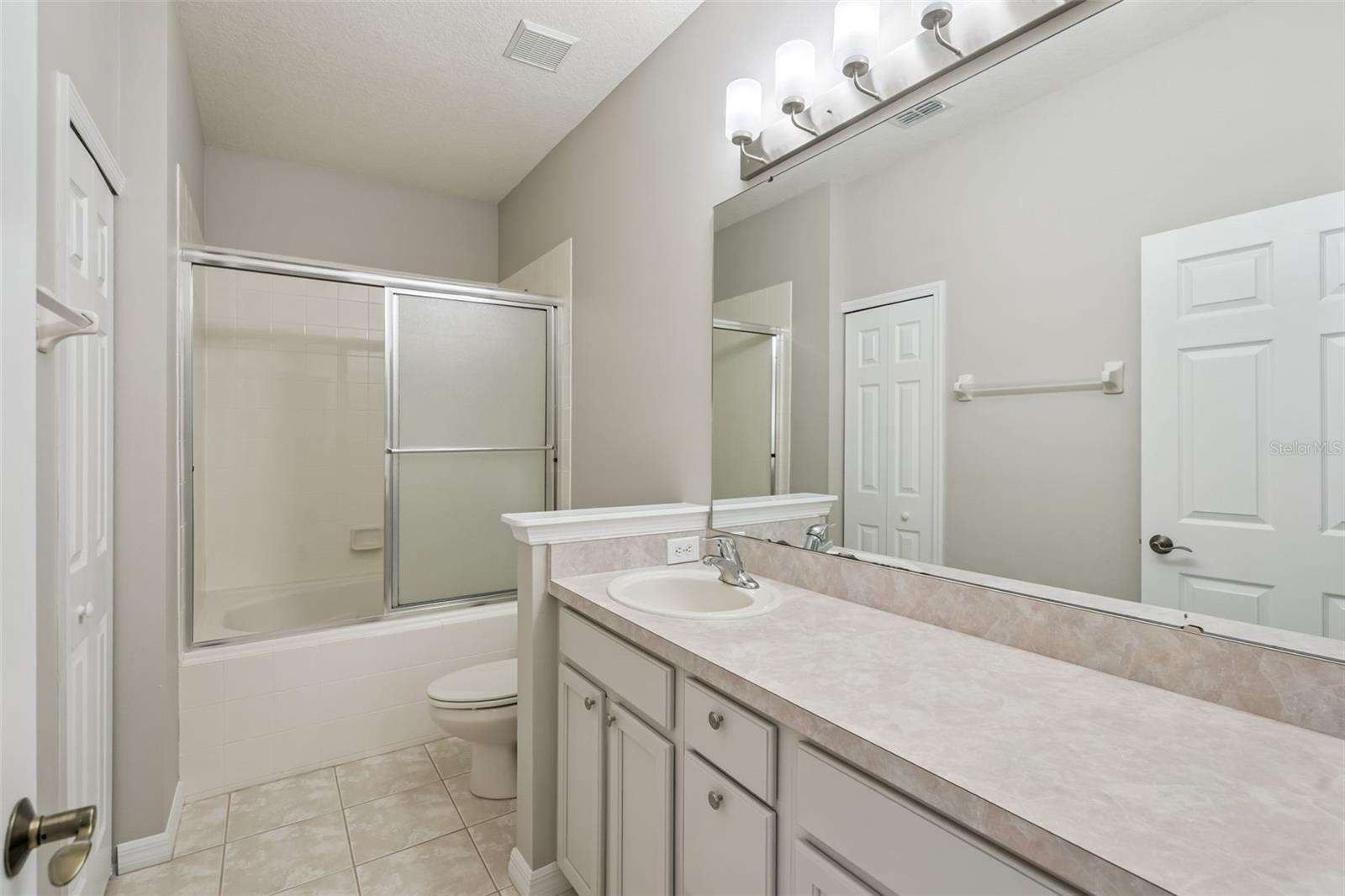 Listing photo id 10 for 5317 Keenes Pheasant Drive