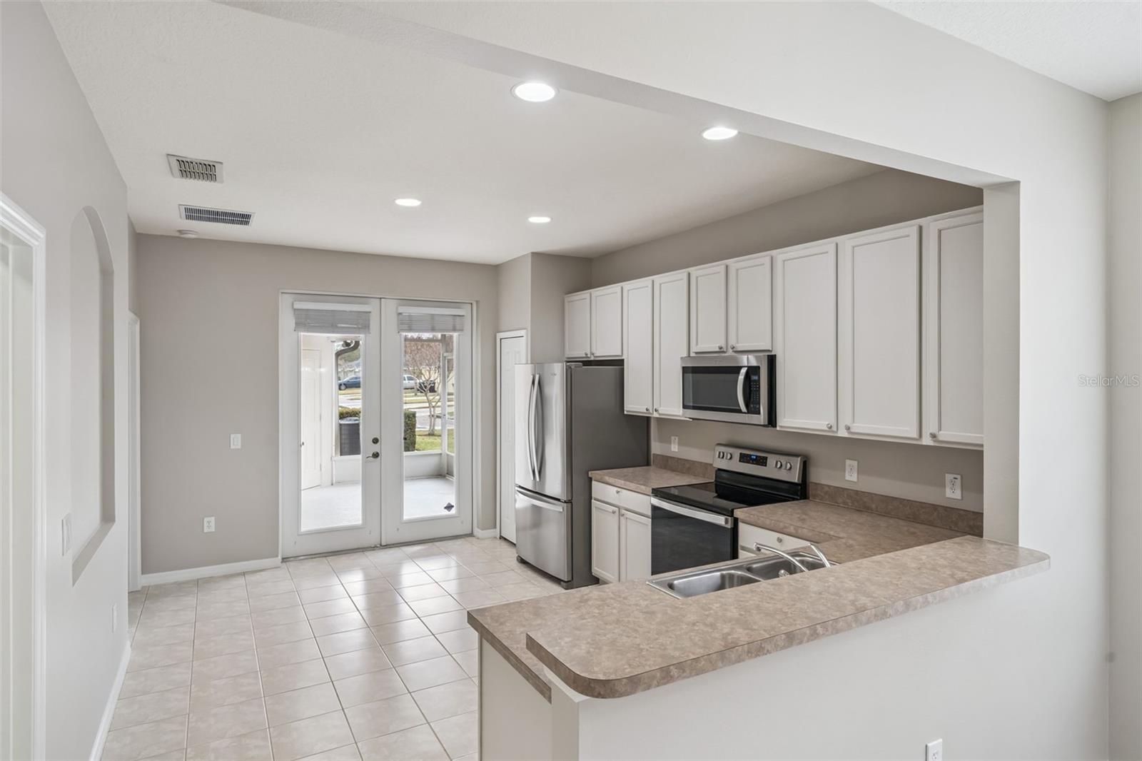 Listing photo id 6 for 5317 Keenes Pheasant Drive