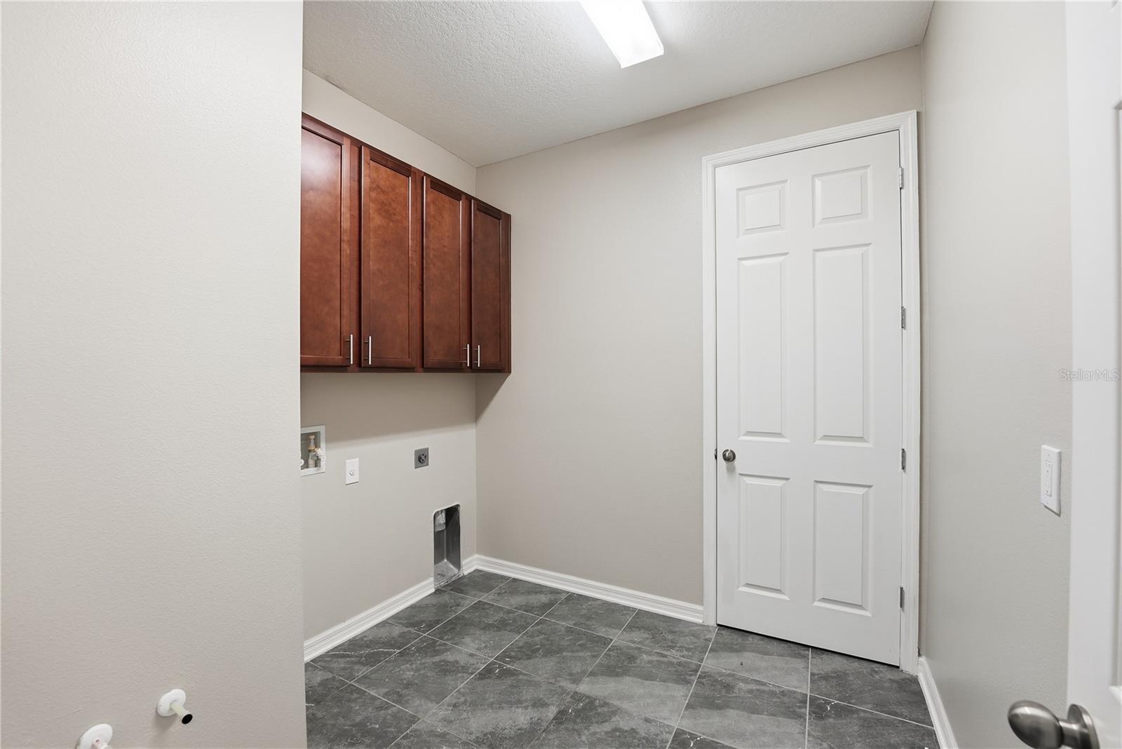 Image 47 of 63 For 5415 Avebury Lane