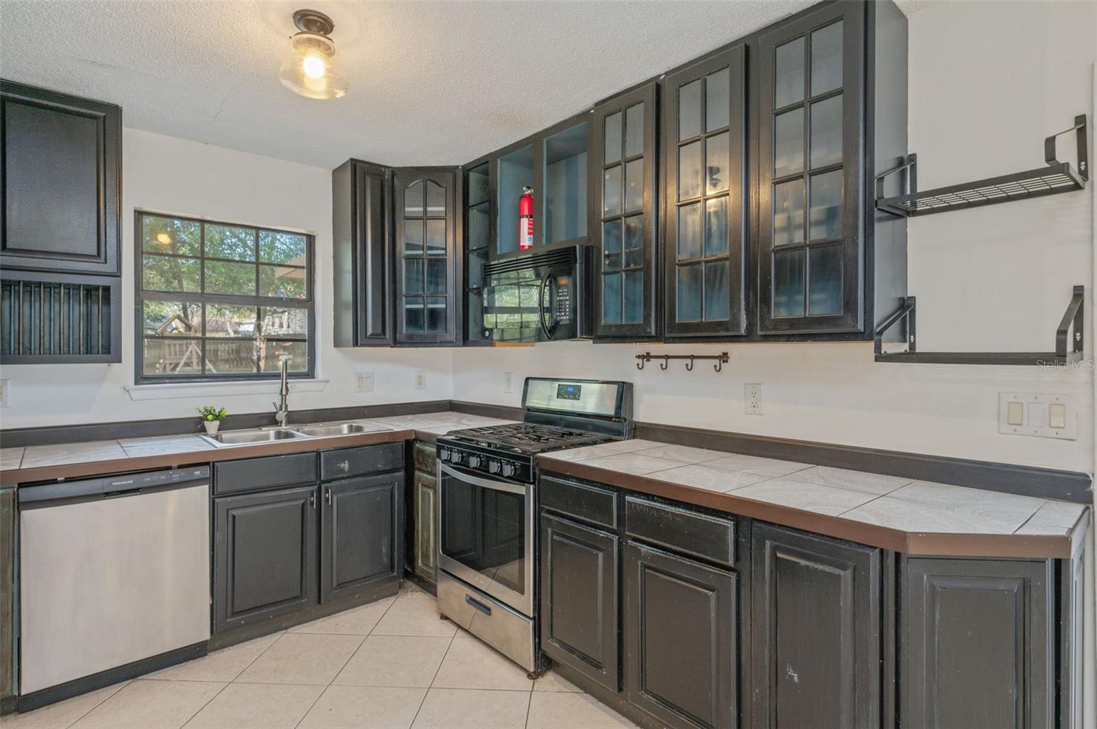 Image 12 of 39 For 514 Linden Avenue