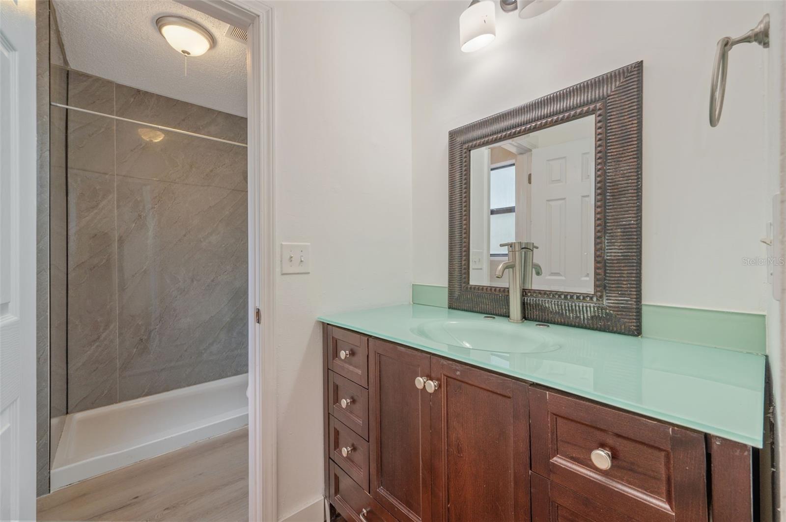 Image 17 of 39 For 514 Linden Avenue