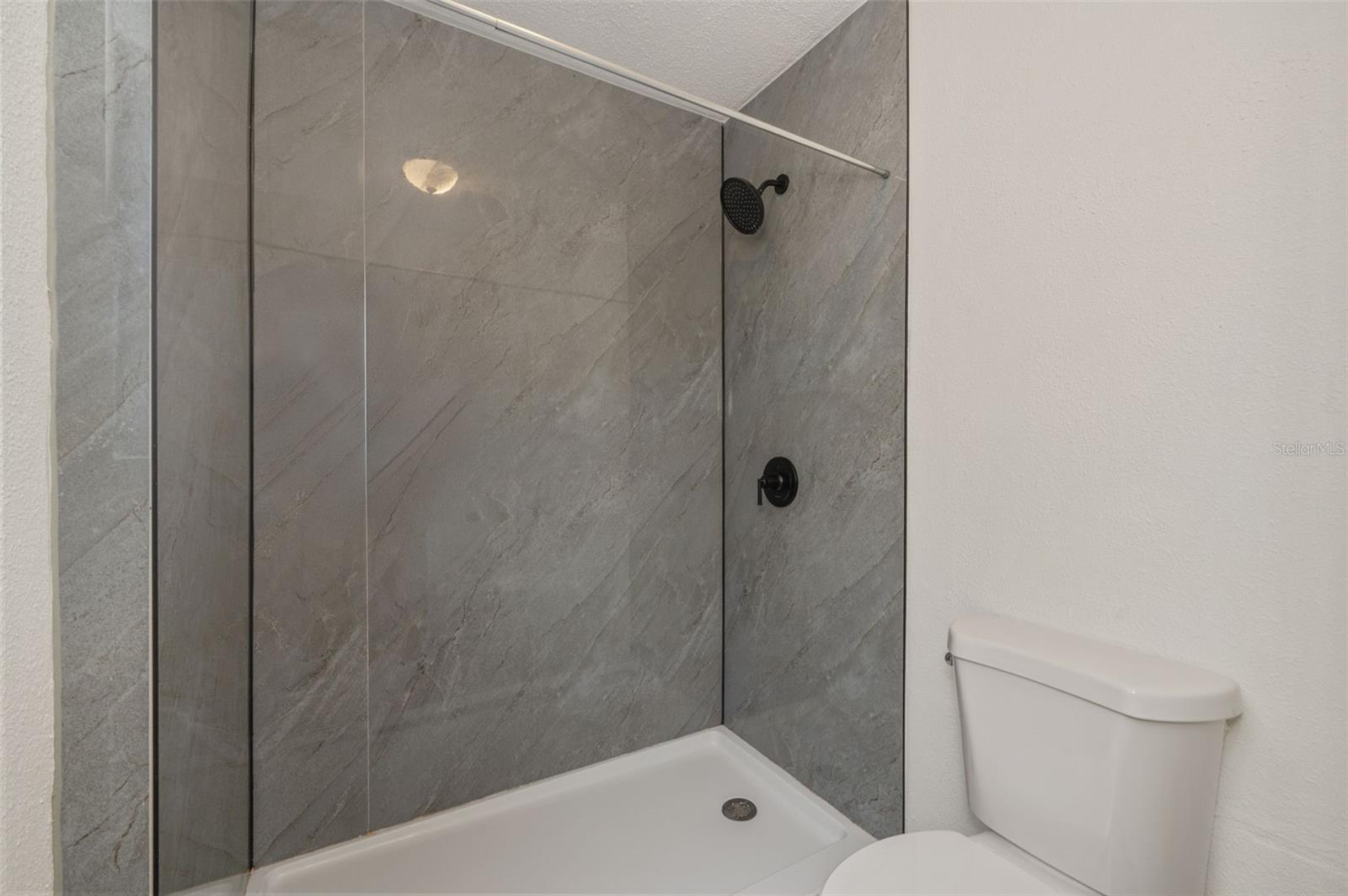 Image 18 of 39 For 514 Linden Avenue