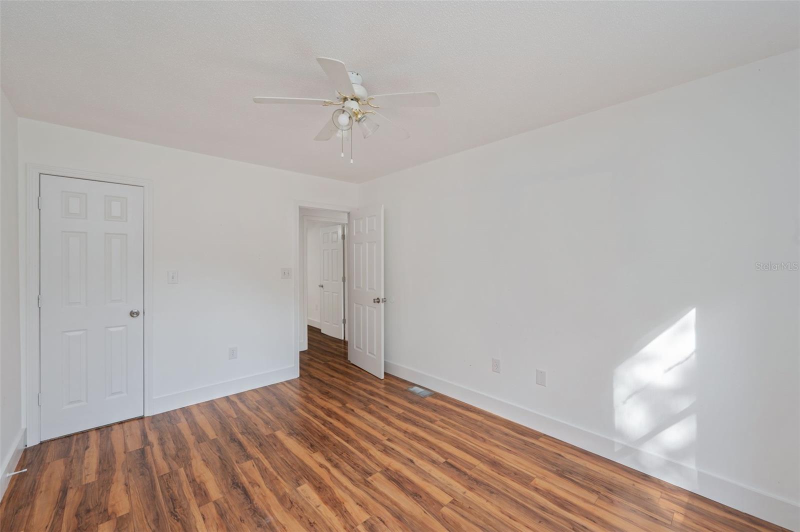 Image 21 of 39 For 514 Linden Avenue