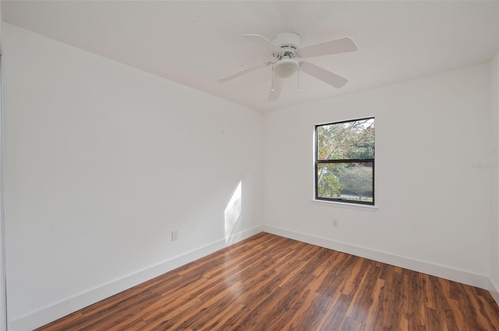 Image 22 of 39 For 514 Linden Avenue