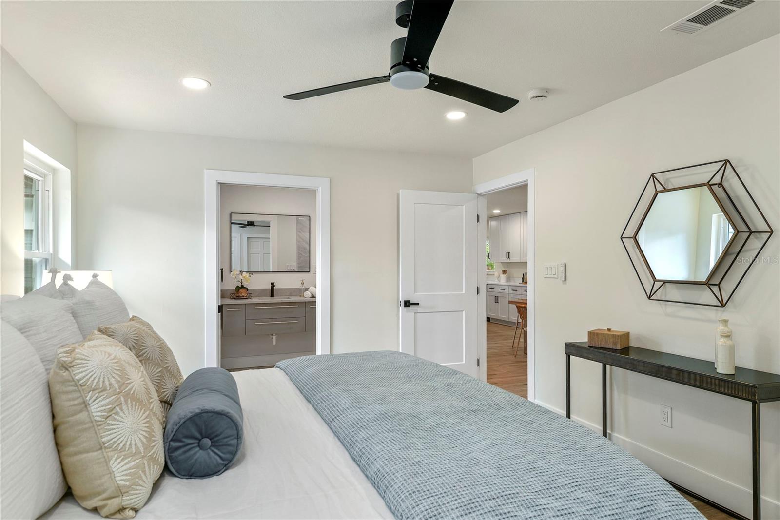 Image 17 of 33 For 781 Northwood Circle