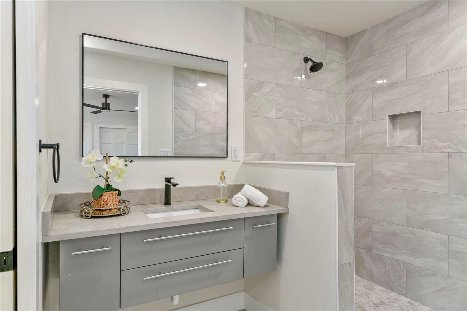 Image 18 of 33 For 781 Northwood Circle