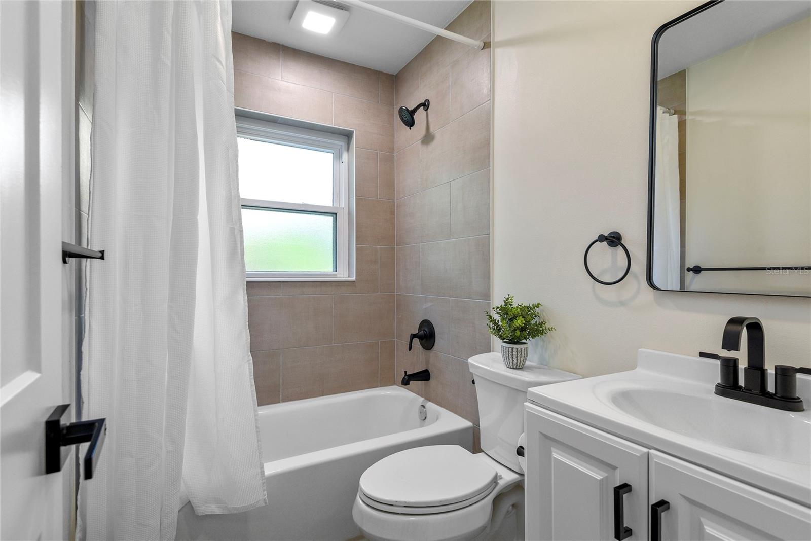 Image 21 of 33 For 781 Northwood Circle