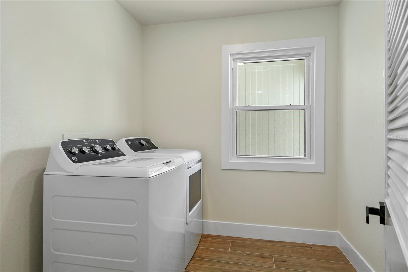 Image 24 of 33 For 781 Northwood Circle