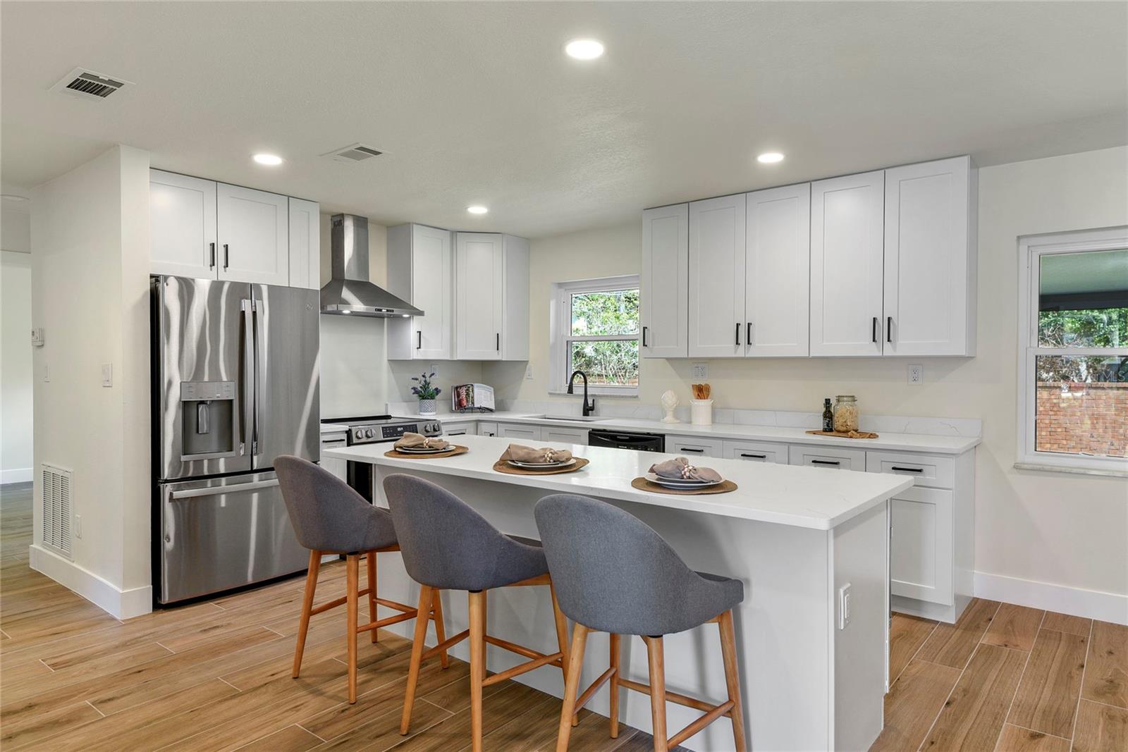 Image 5 of 33 For 781 Northwood Circle