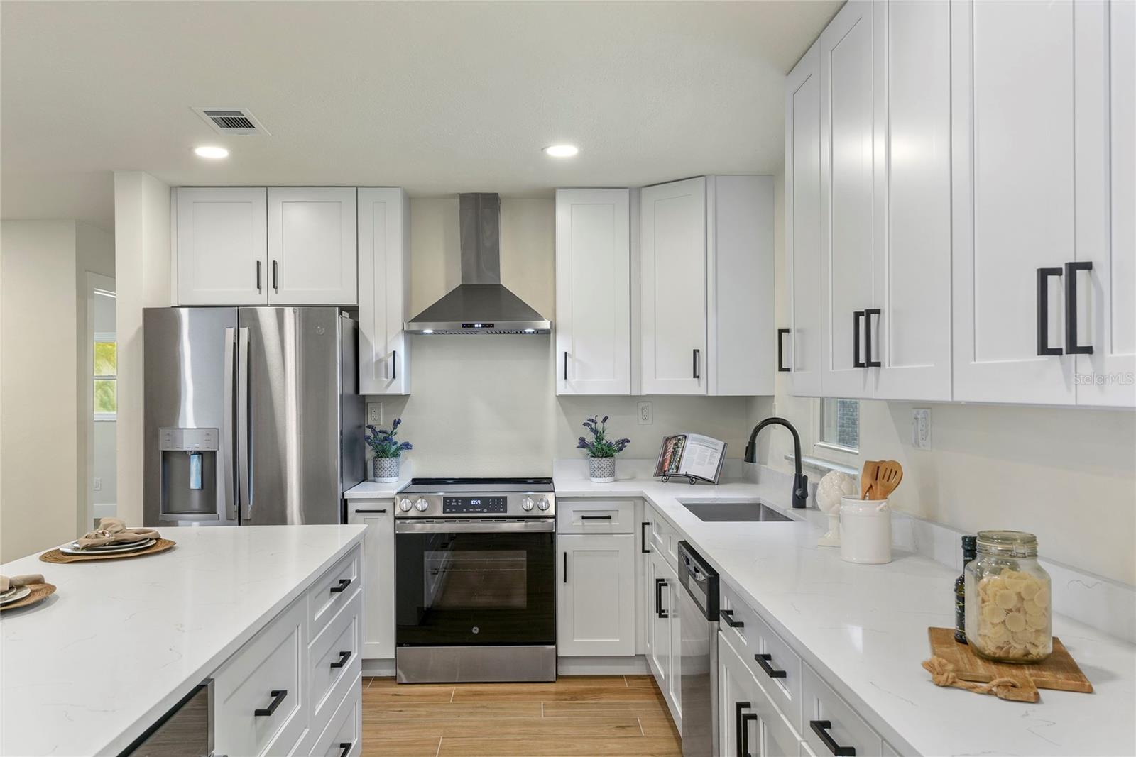 Image 6 of 33 For 781 Northwood Circle