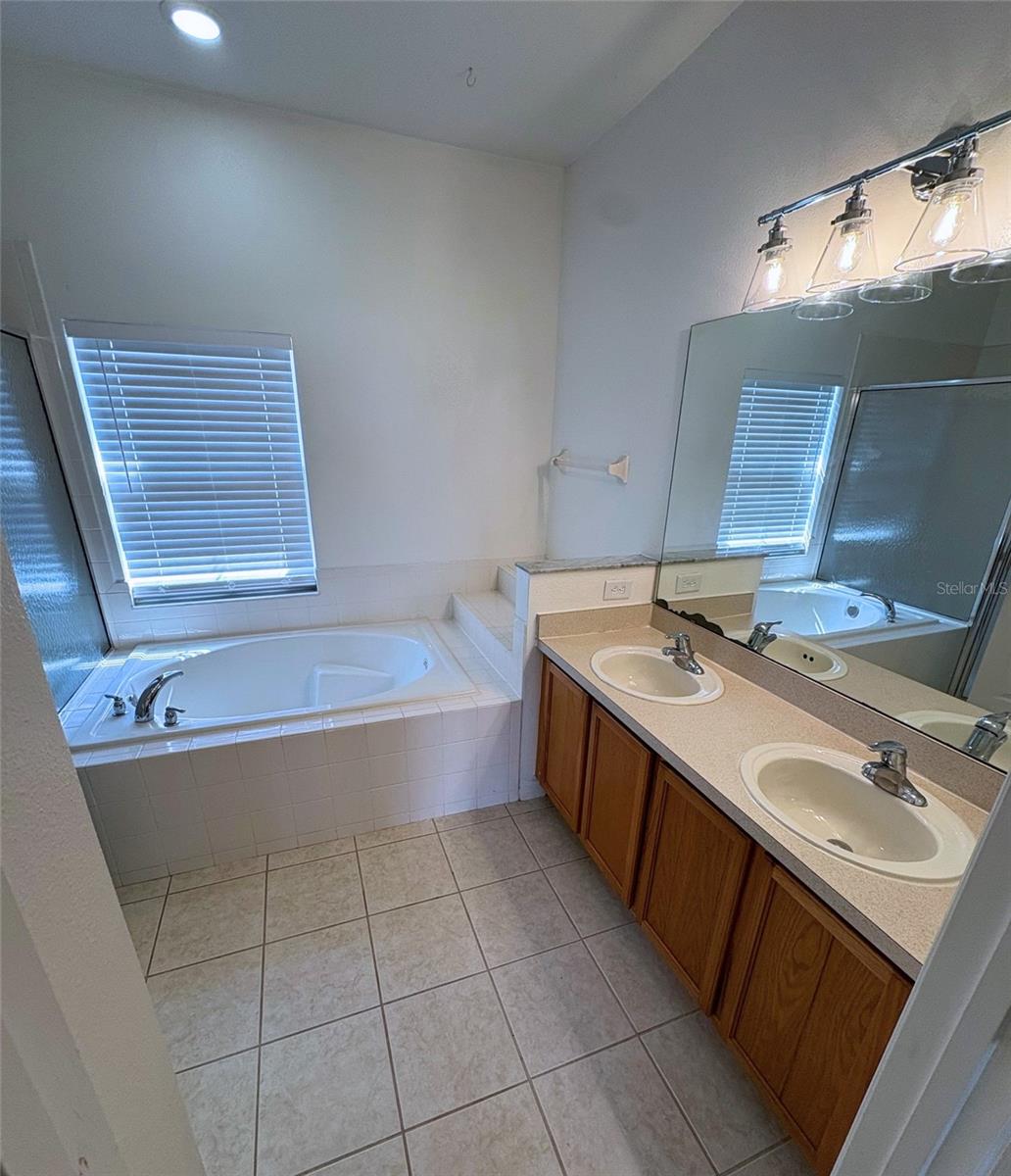 Image 12 of 21 For 3637 Weatherfield Drive