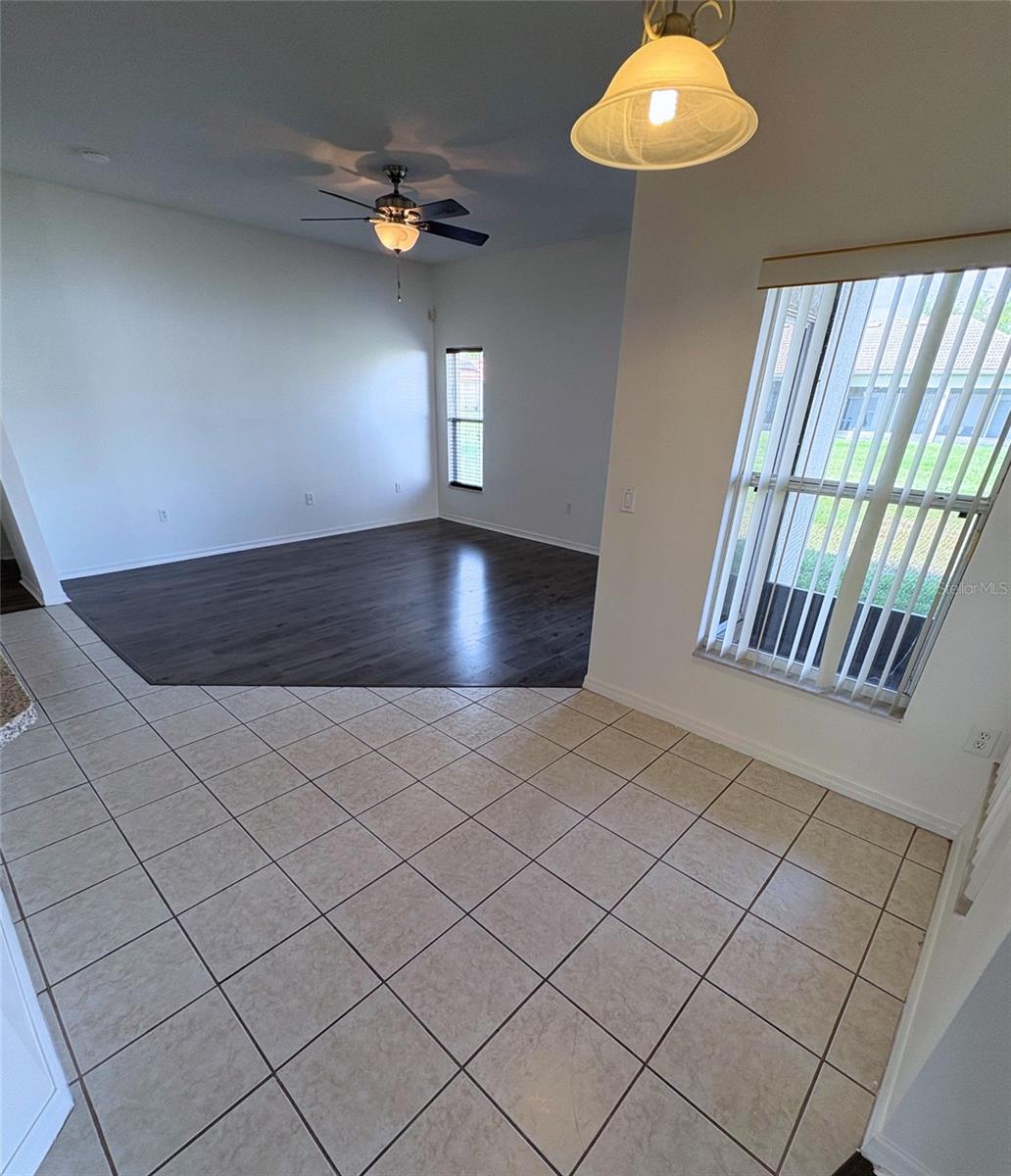 Image 7 of 21 For 3637 Weatherfield Drive