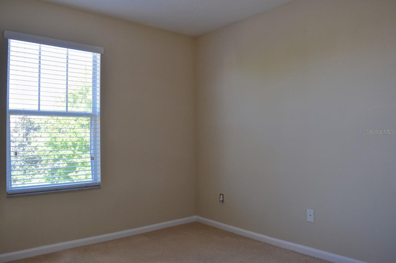 Listing photo id 11 for 11818 Deer Path Way