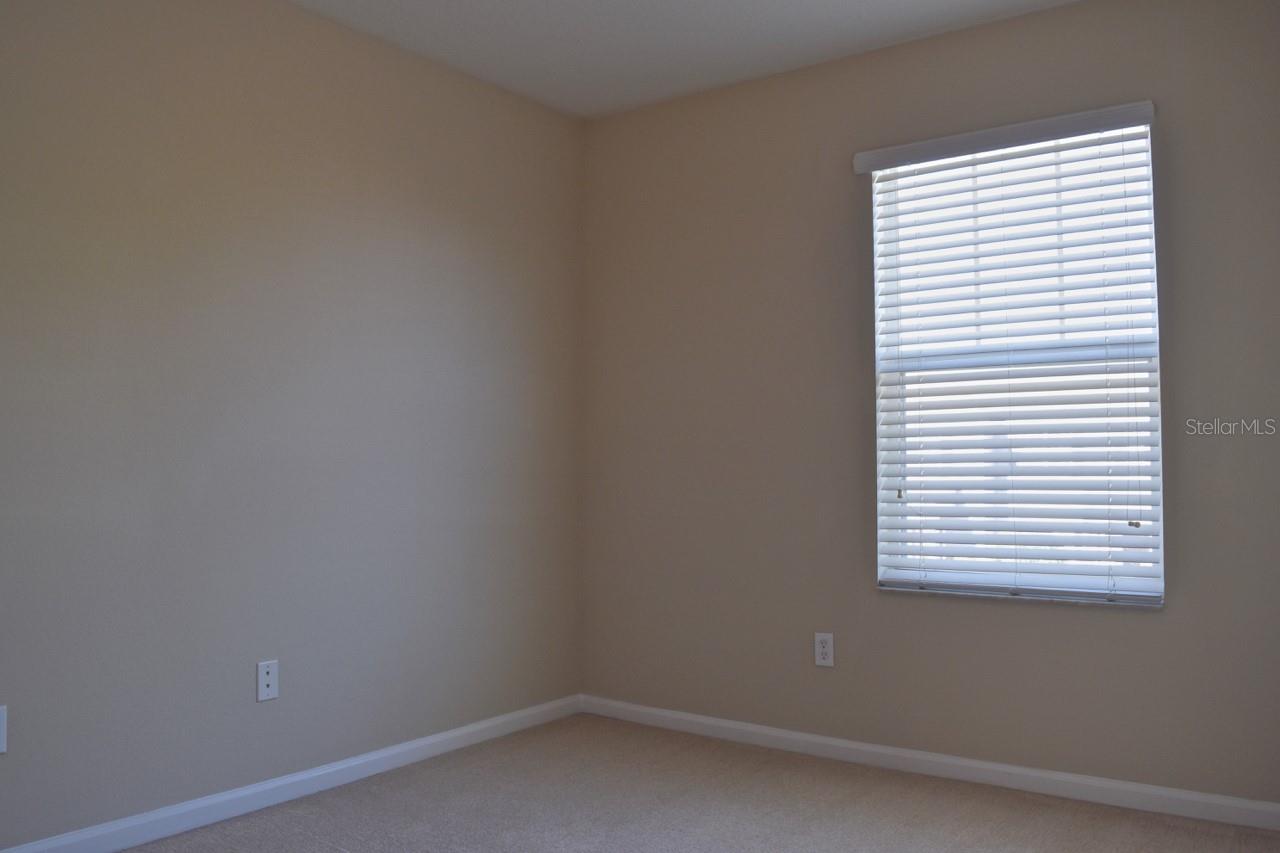 Listing photo id 15 for 11818 Deer Path Way