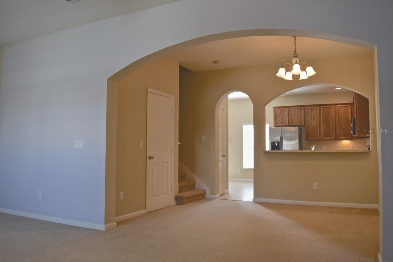 Listing photo id 1 for 11818 Deer Path Way