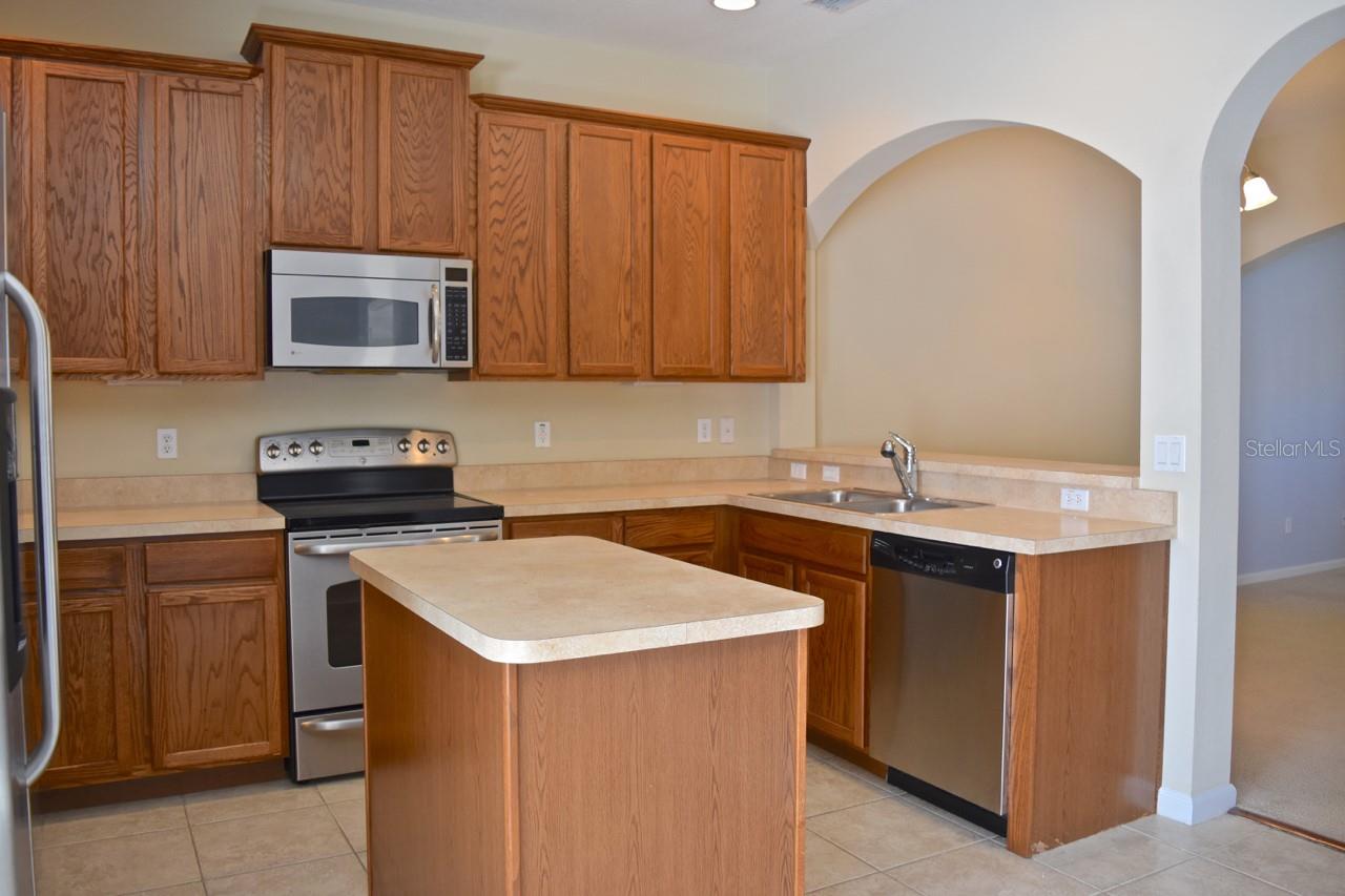 Listing photo id 5 for 11818 Deer Path Way