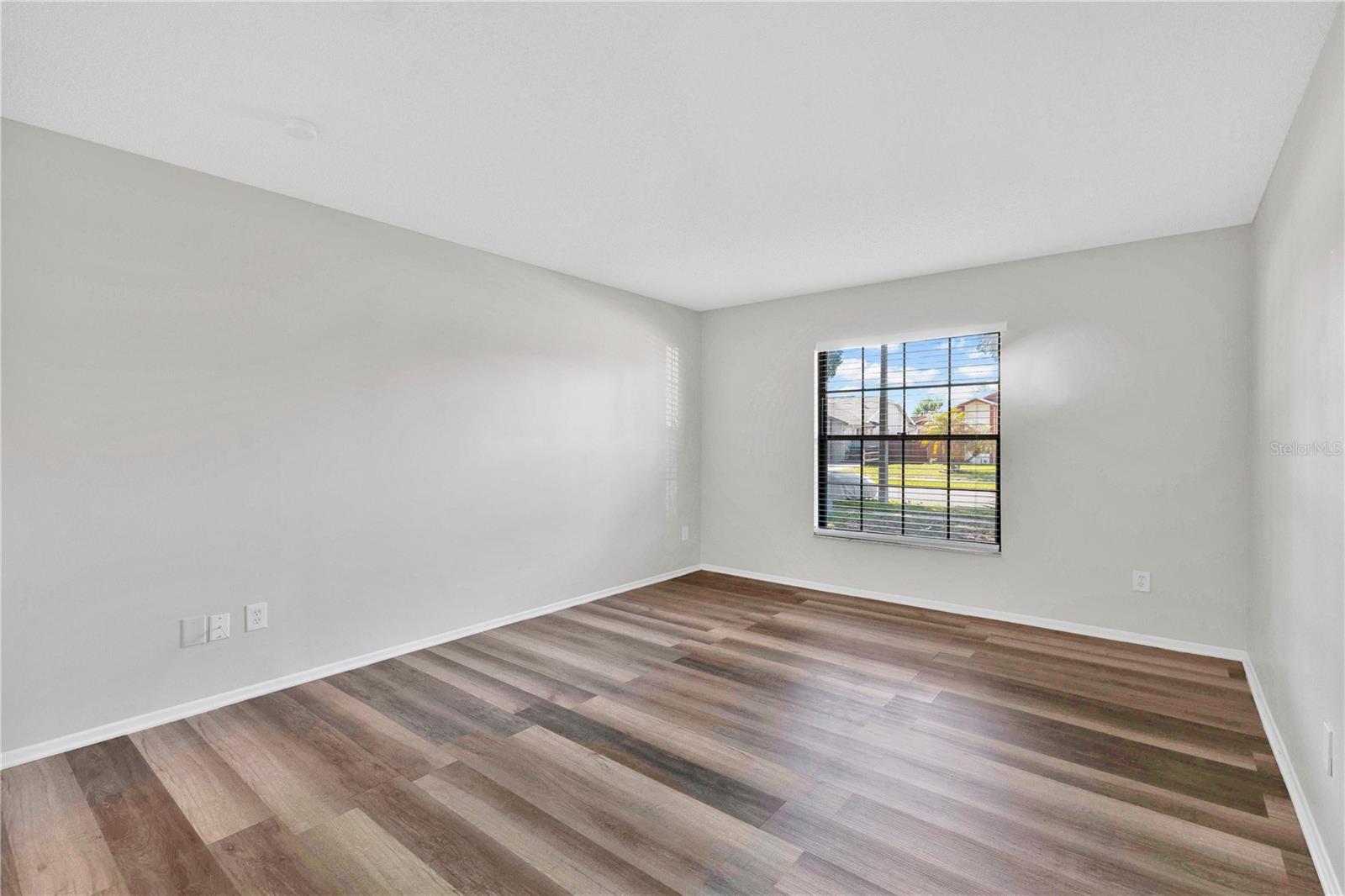 Image 11 of 28 For 2733 Mint Drive