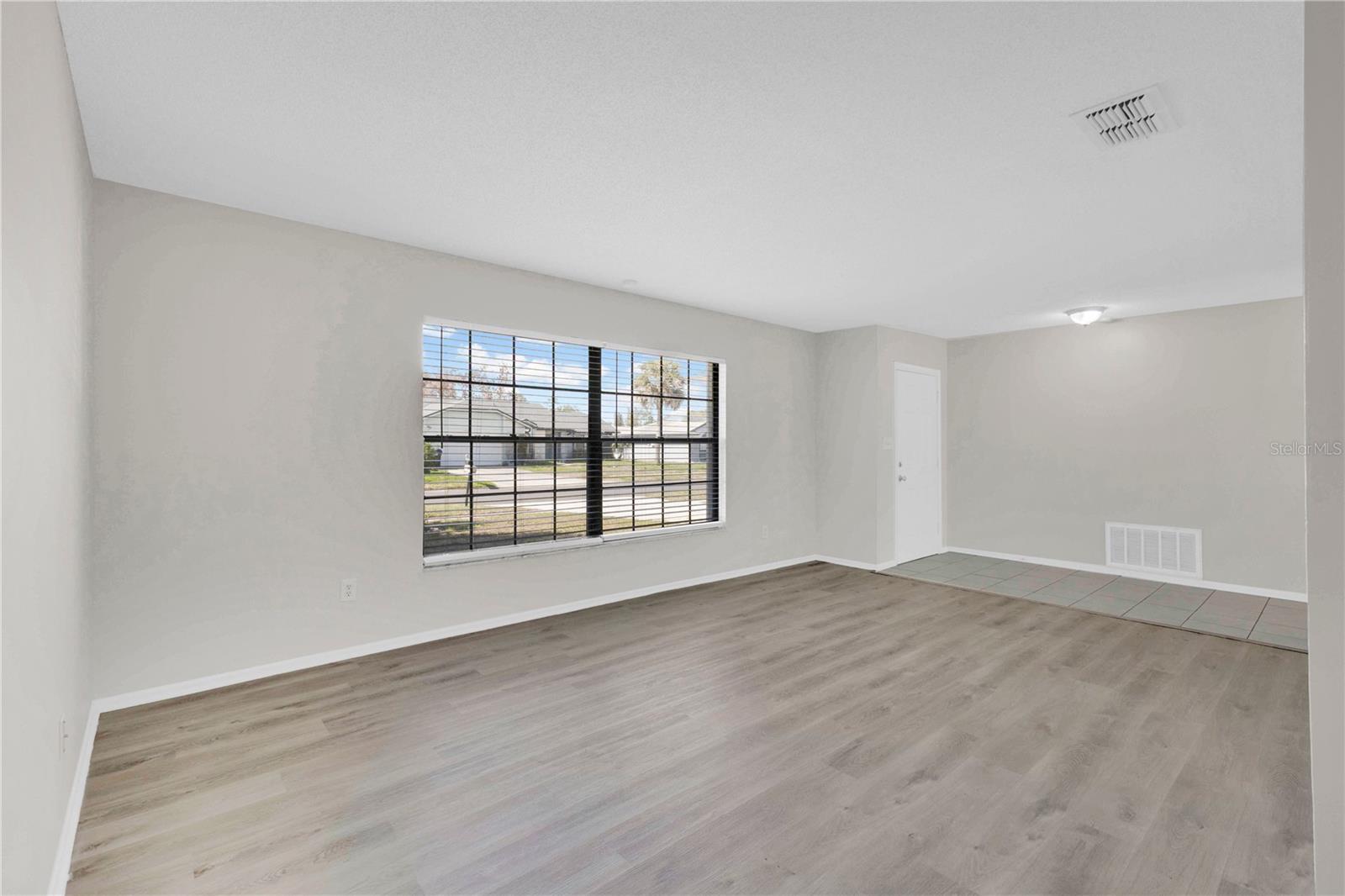 Image 4 of 28 For 2733 Mint Drive