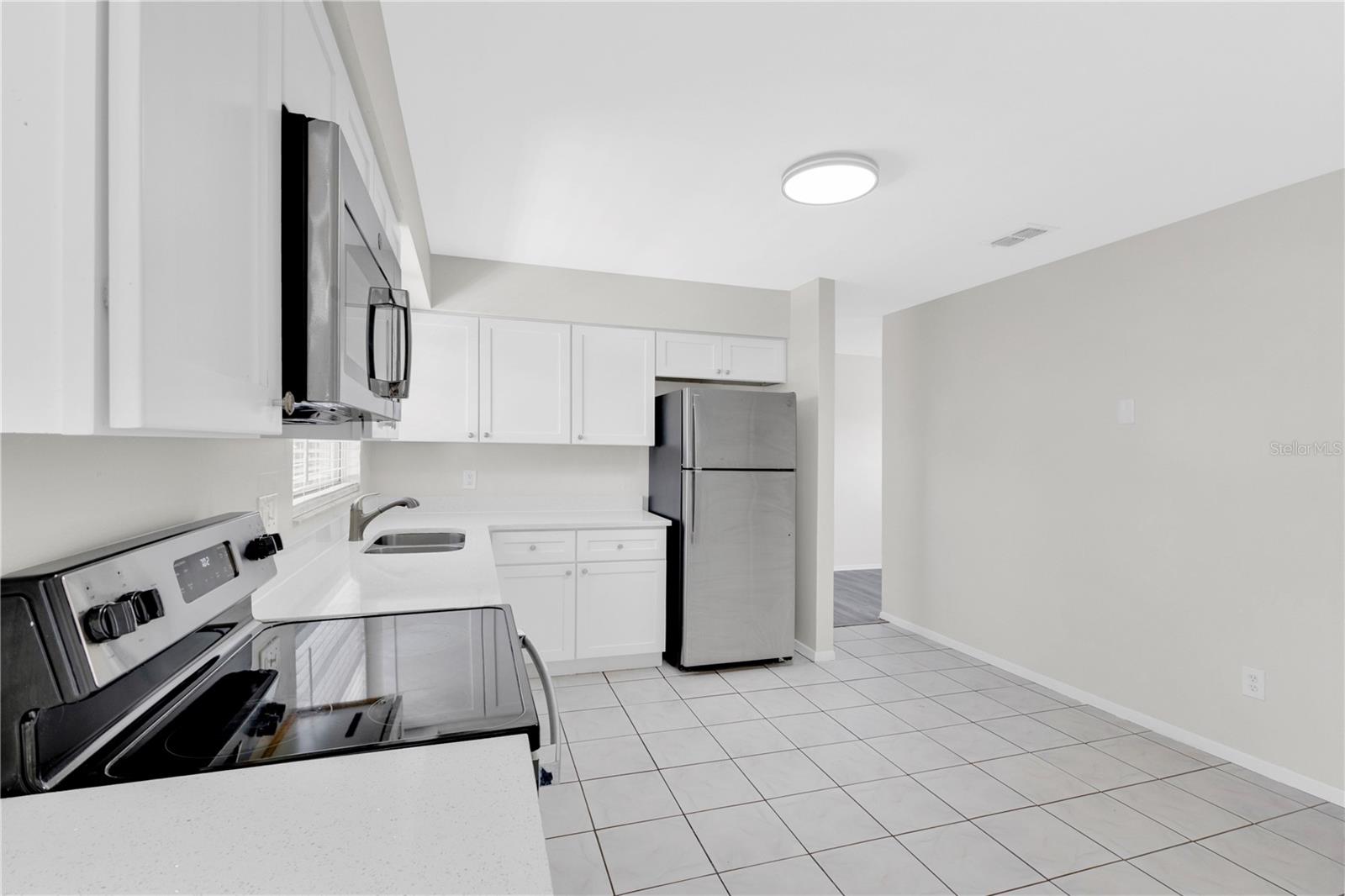 Image 6 of 28 For 2733 Mint Drive