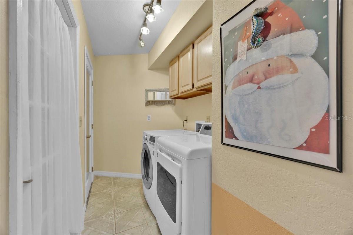 Image 20 of 44 For 543 Clubhill Drive