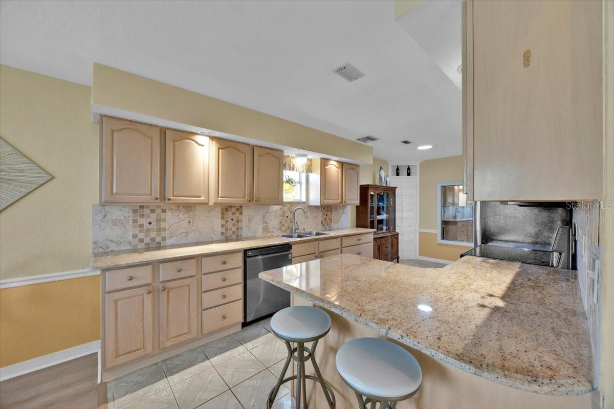 Image 6 of 44 For 543 Clubhill Drive