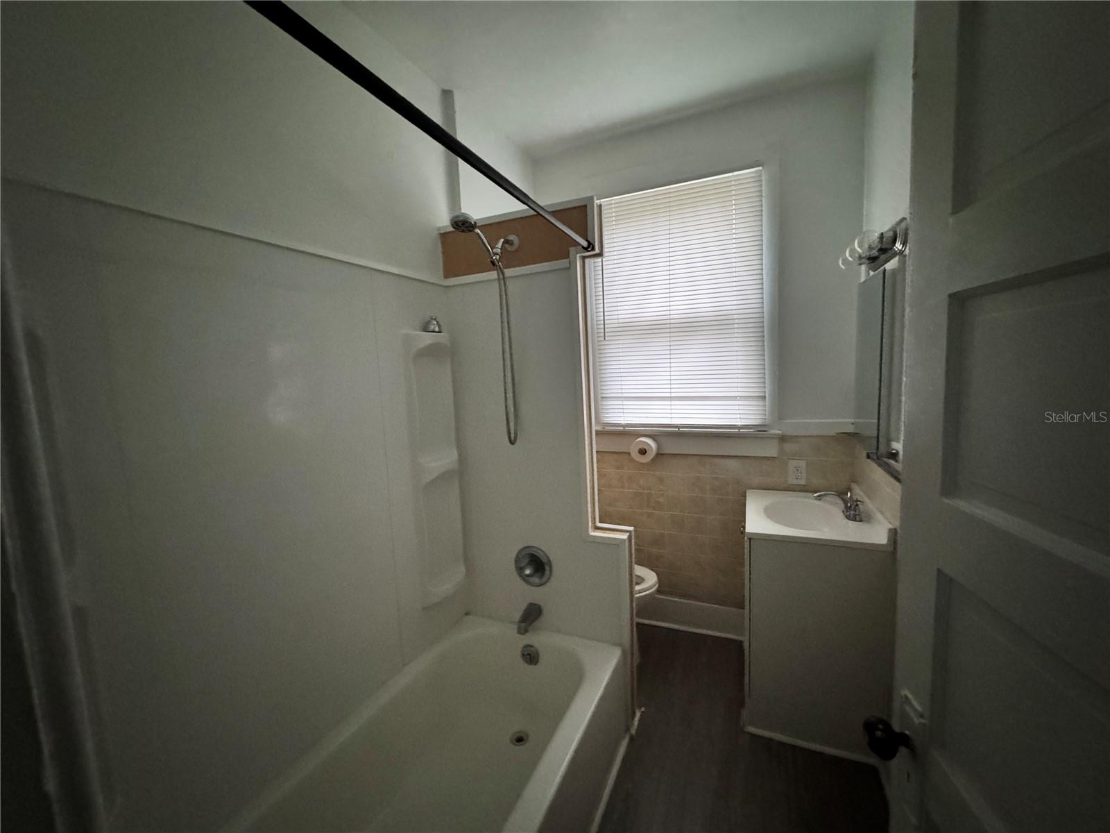 Image 3 of 10 For 716 2nd Avenue