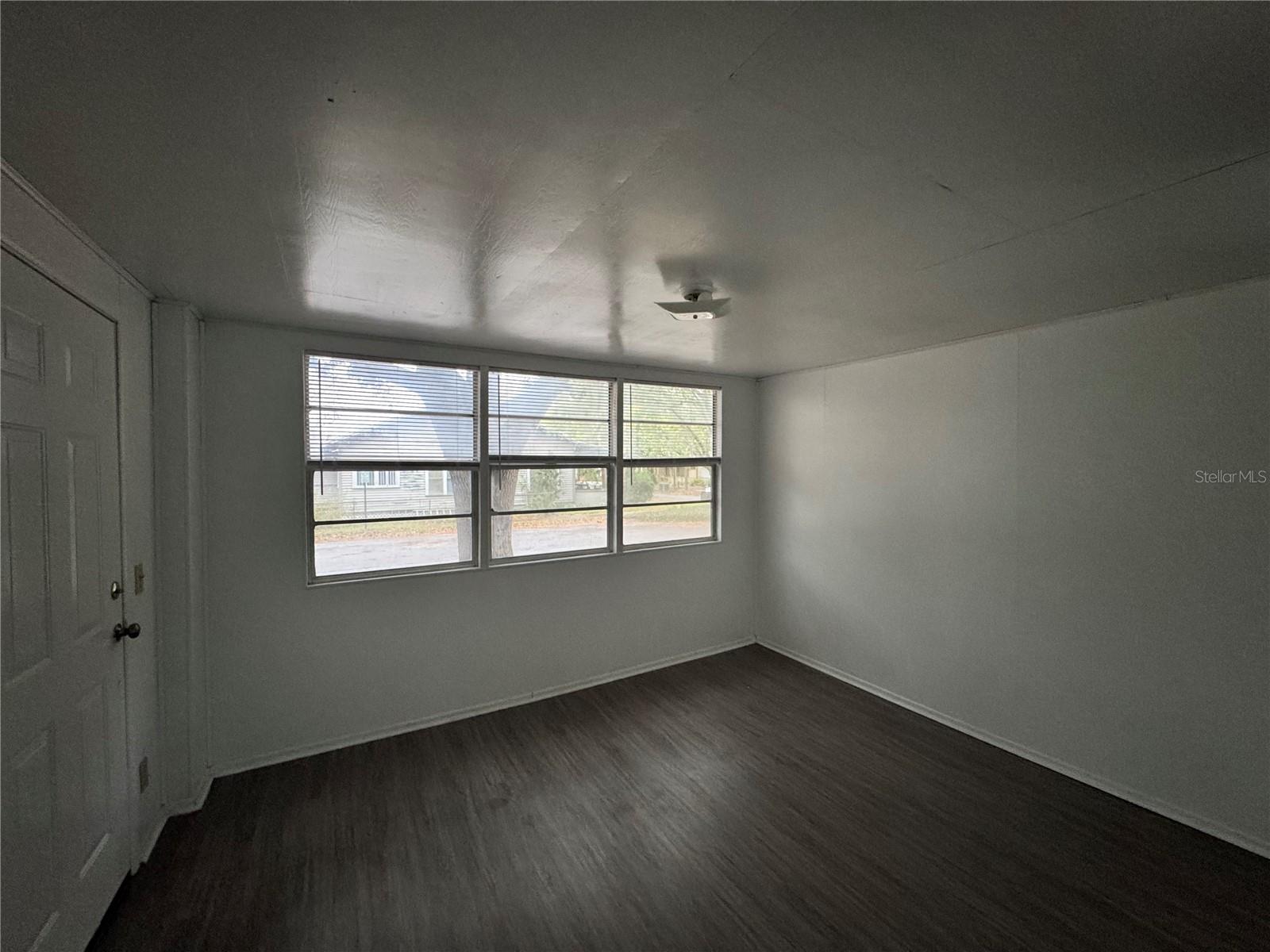 Image 9 of 10 For 716 2nd Avenue